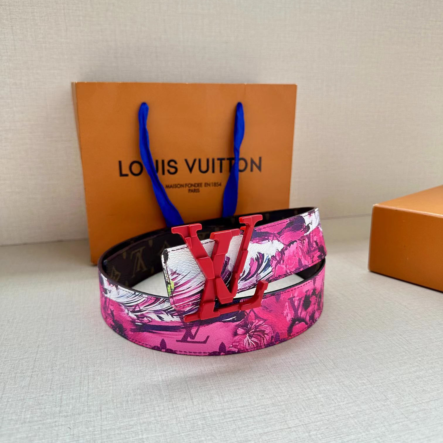 Louis Vuitton LV Tag 40mm Reversible Belt - FashionPlug