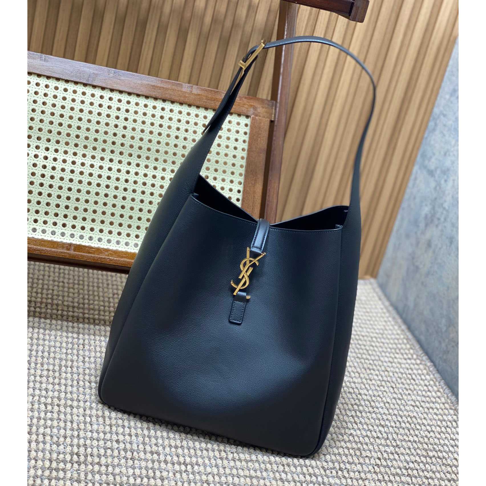 Saint Laurent Le 5 À 7 Supple Large In Smooth Leather - FashionPlug