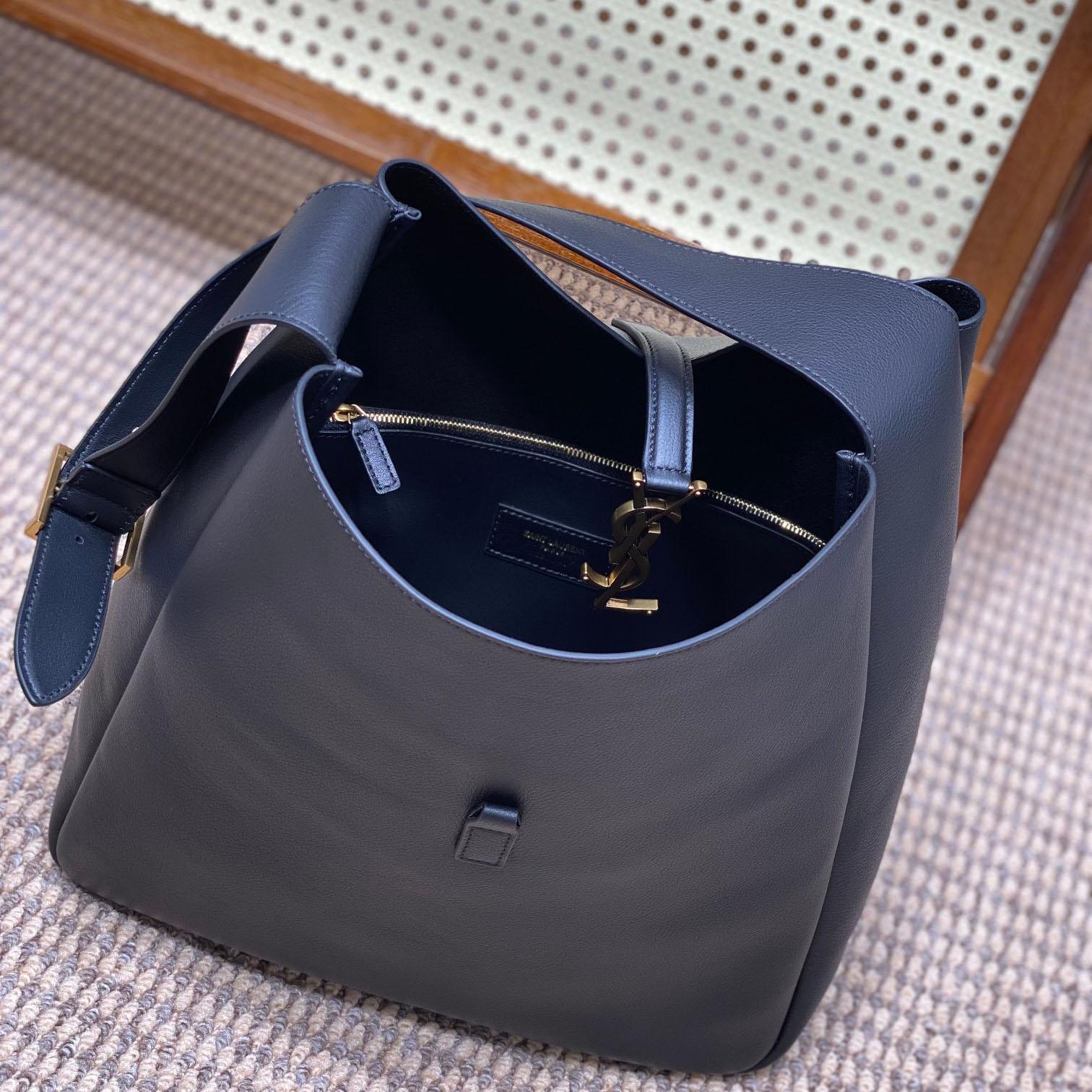 Saint Laurent Le 5 À 7 Supple Large In Smooth Leather - FashionPlug
