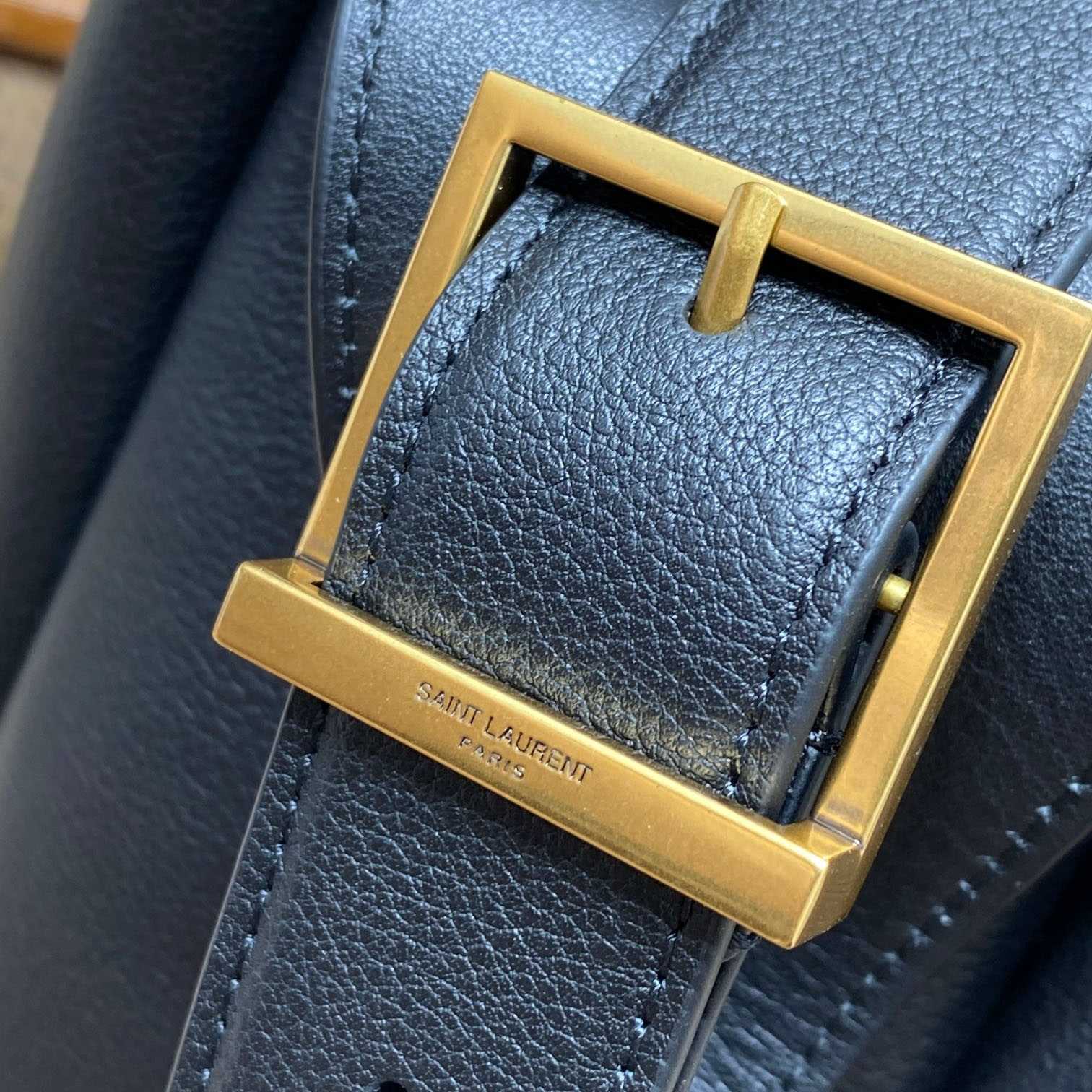 Saint Laurent Le 5 À 7 Supple Large In Smooth Leather - FashionPlug