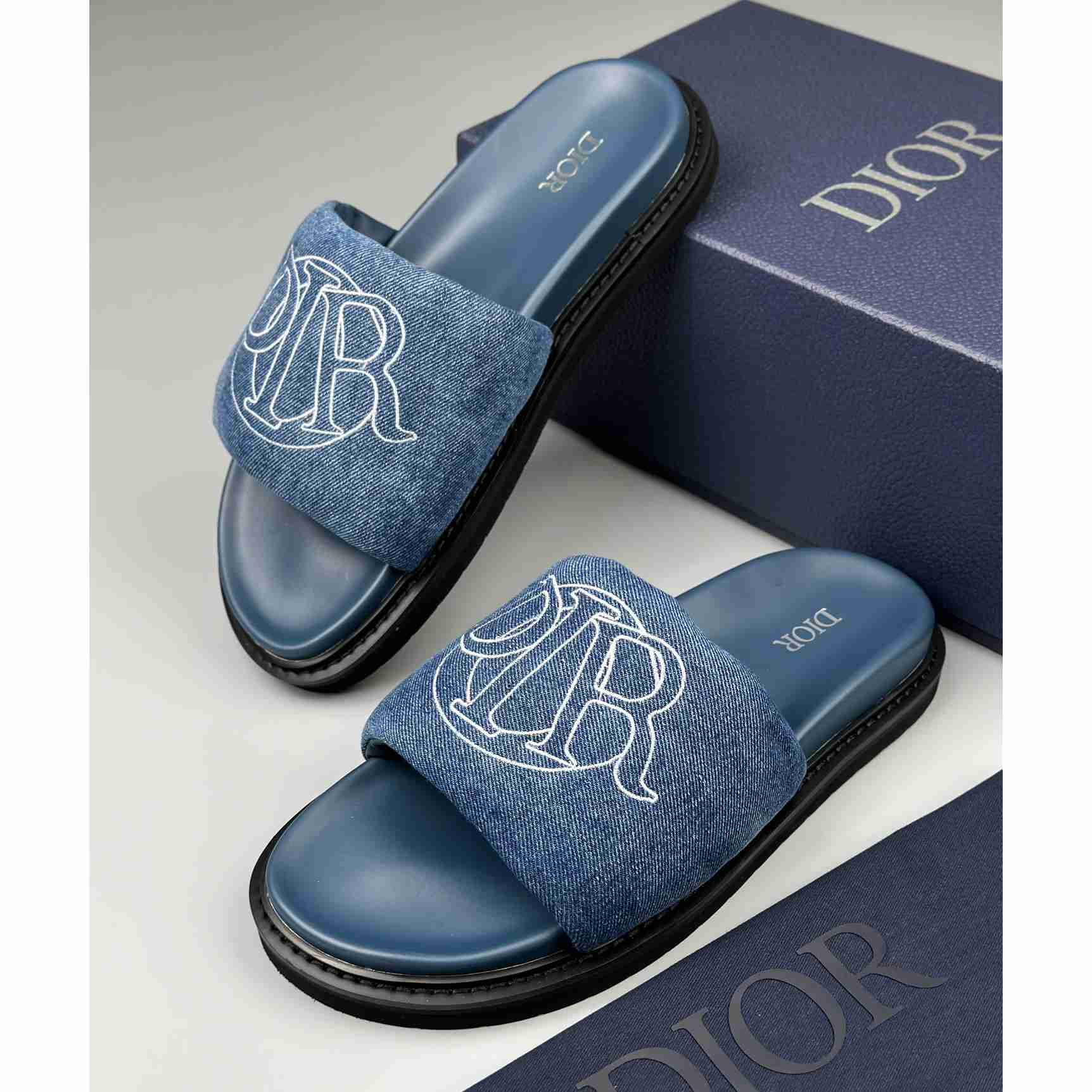 Dior Aqua Sandal - FashionPlug