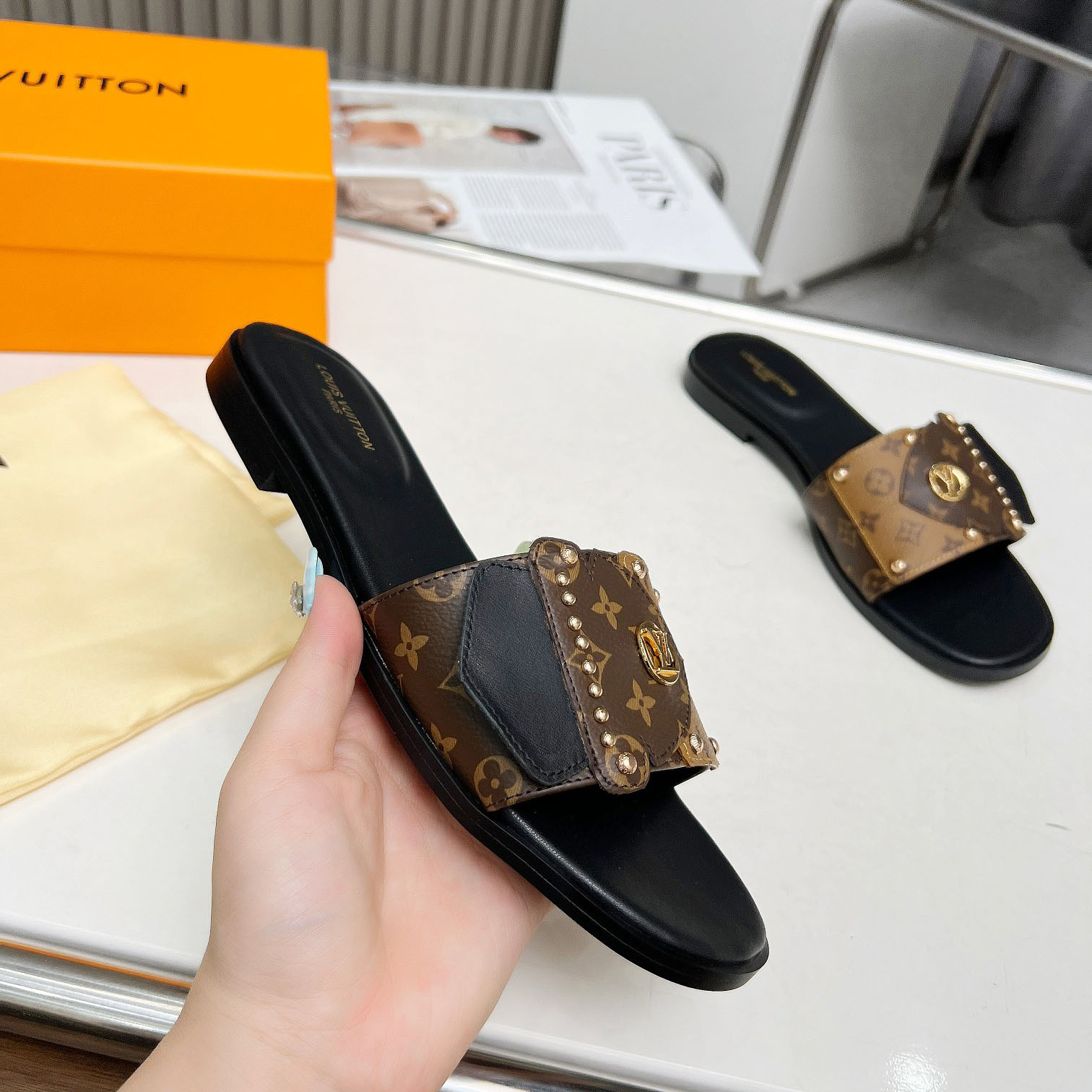 Louis Vuitton LV Frame Flat Mule   1ACXGE - FashionPlug