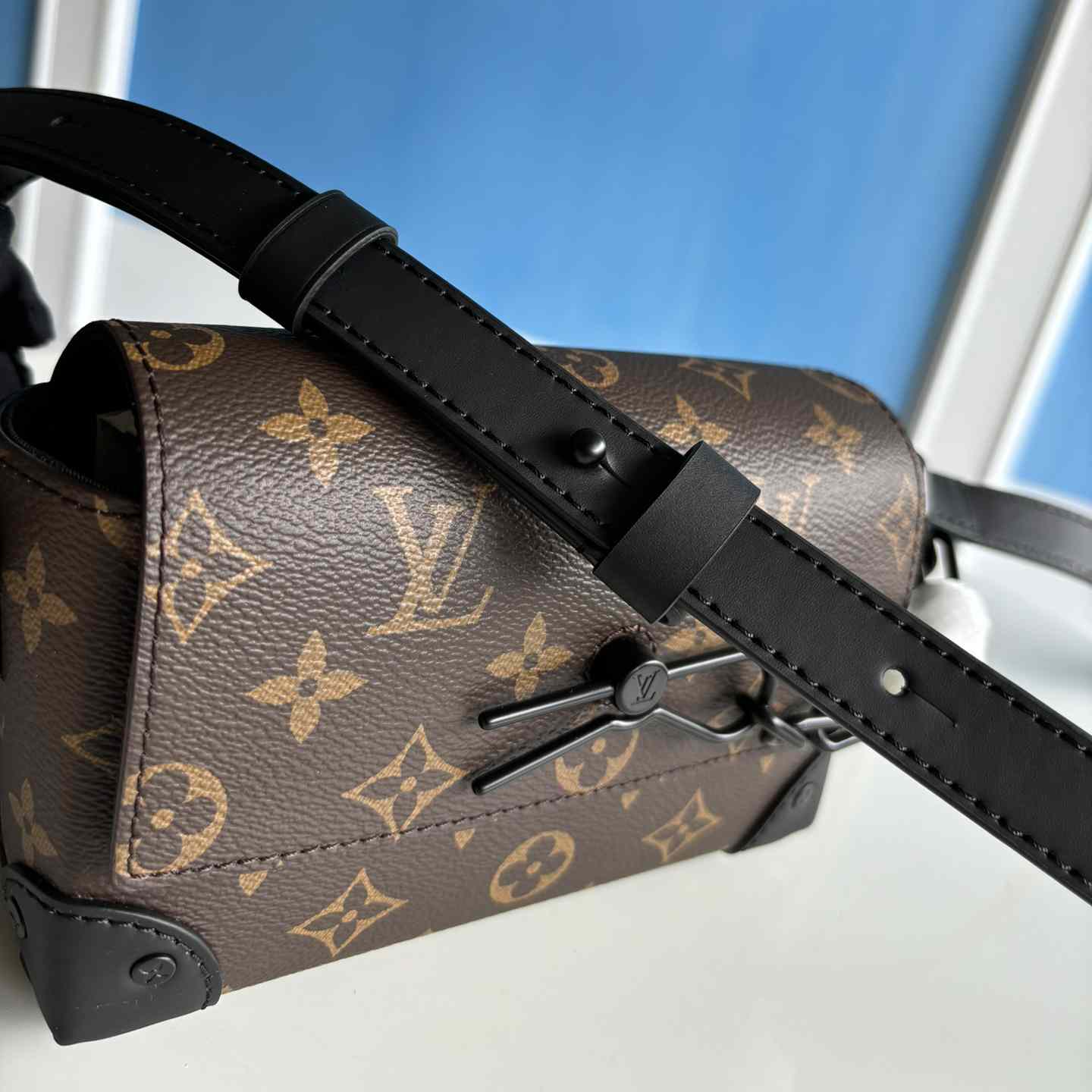 Louis Vuitton Steamer Wearable Wallet  M83613 - FashionPlug