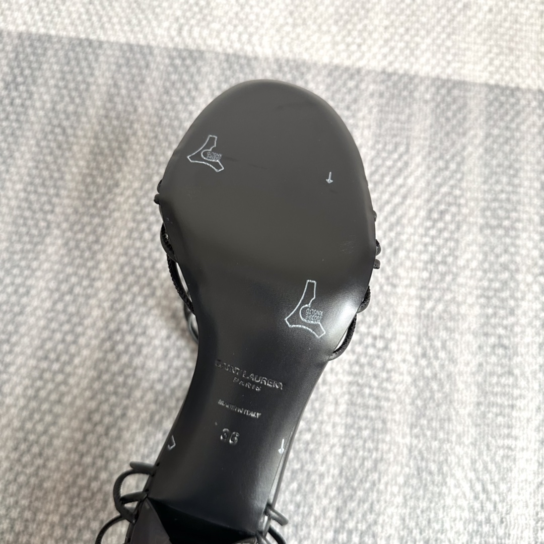 Saint Laurent Babylone Sandals In Smooth Leather - FashionPlug