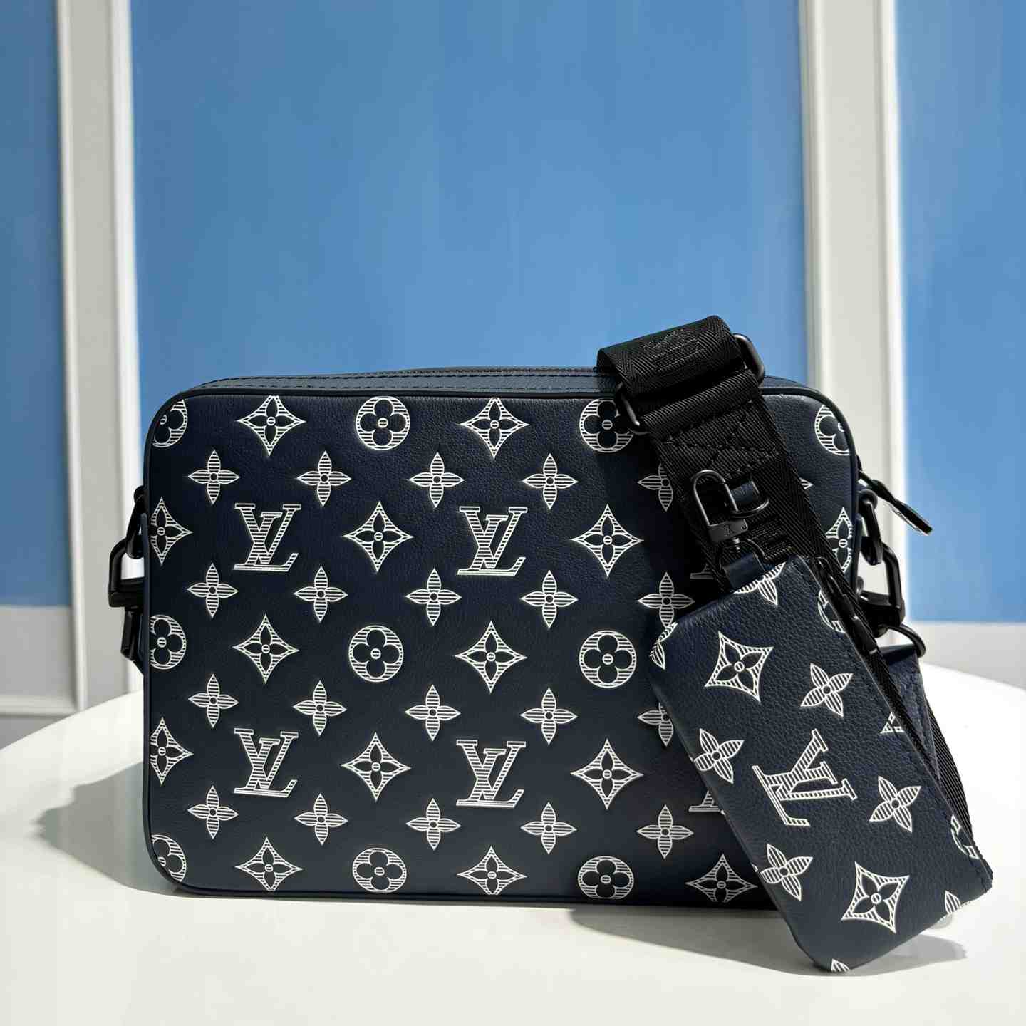 Louis Vuitton Trio Messenger  M24753 - FashionPlug