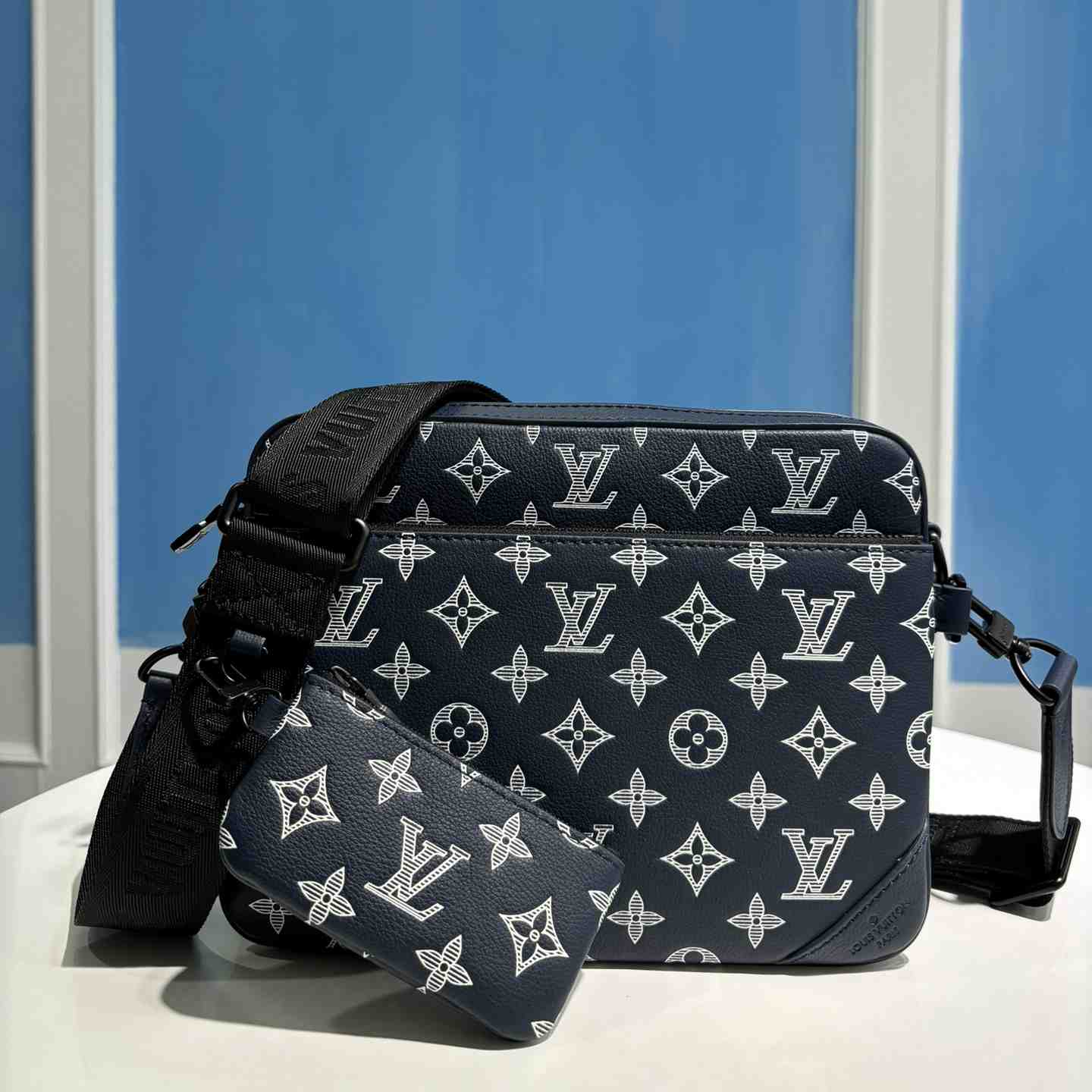 Louis Vuitton Trio Messenger  M24753 - FashionPlug