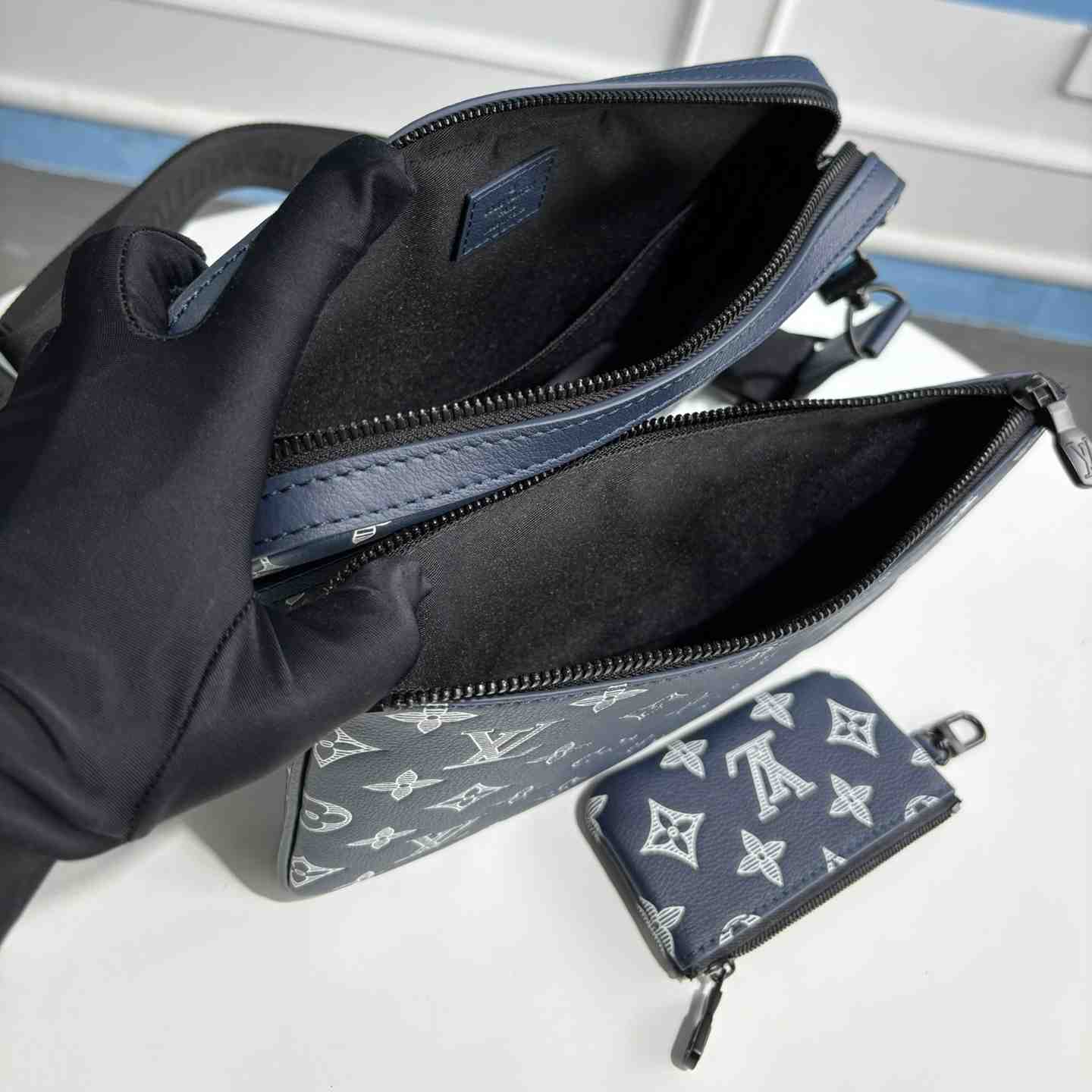 Louis Vuitton Trio Messenger  M24753 - FashionPlug