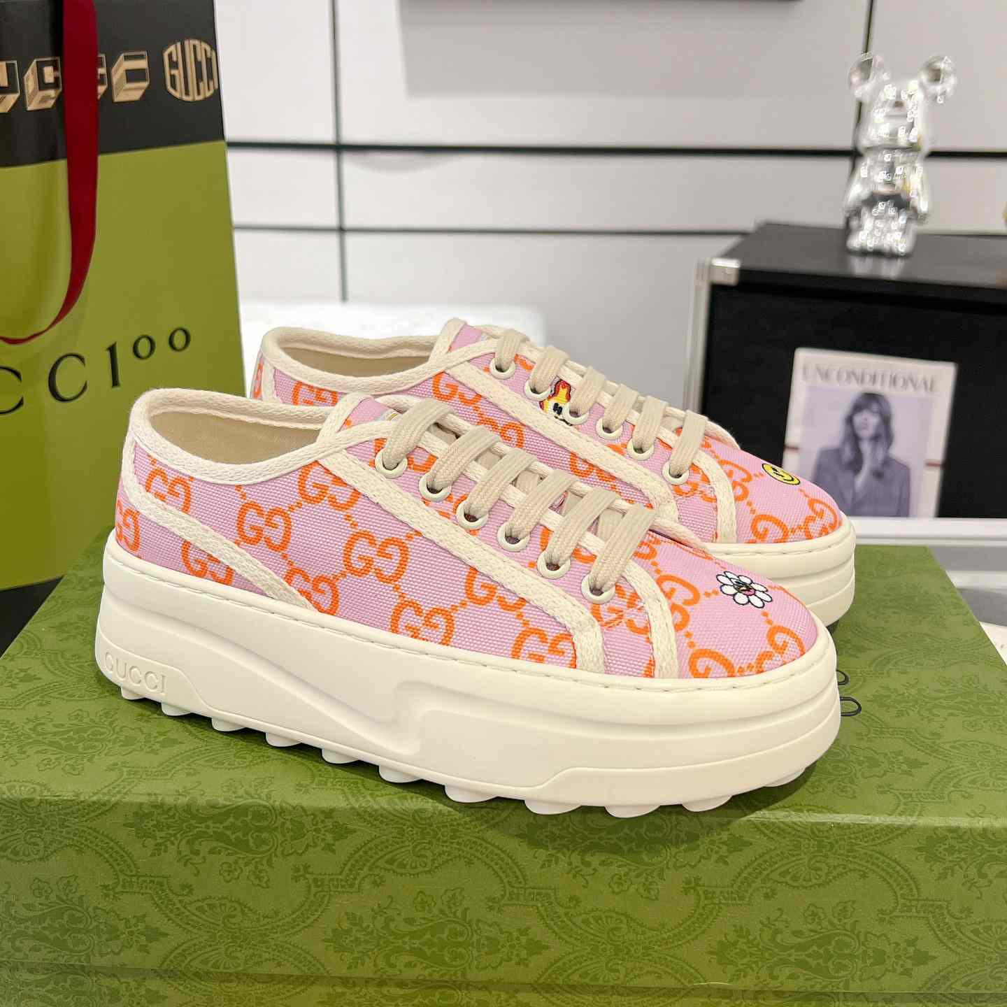 Gucci Women's GG Sneaker - FashionPlug
