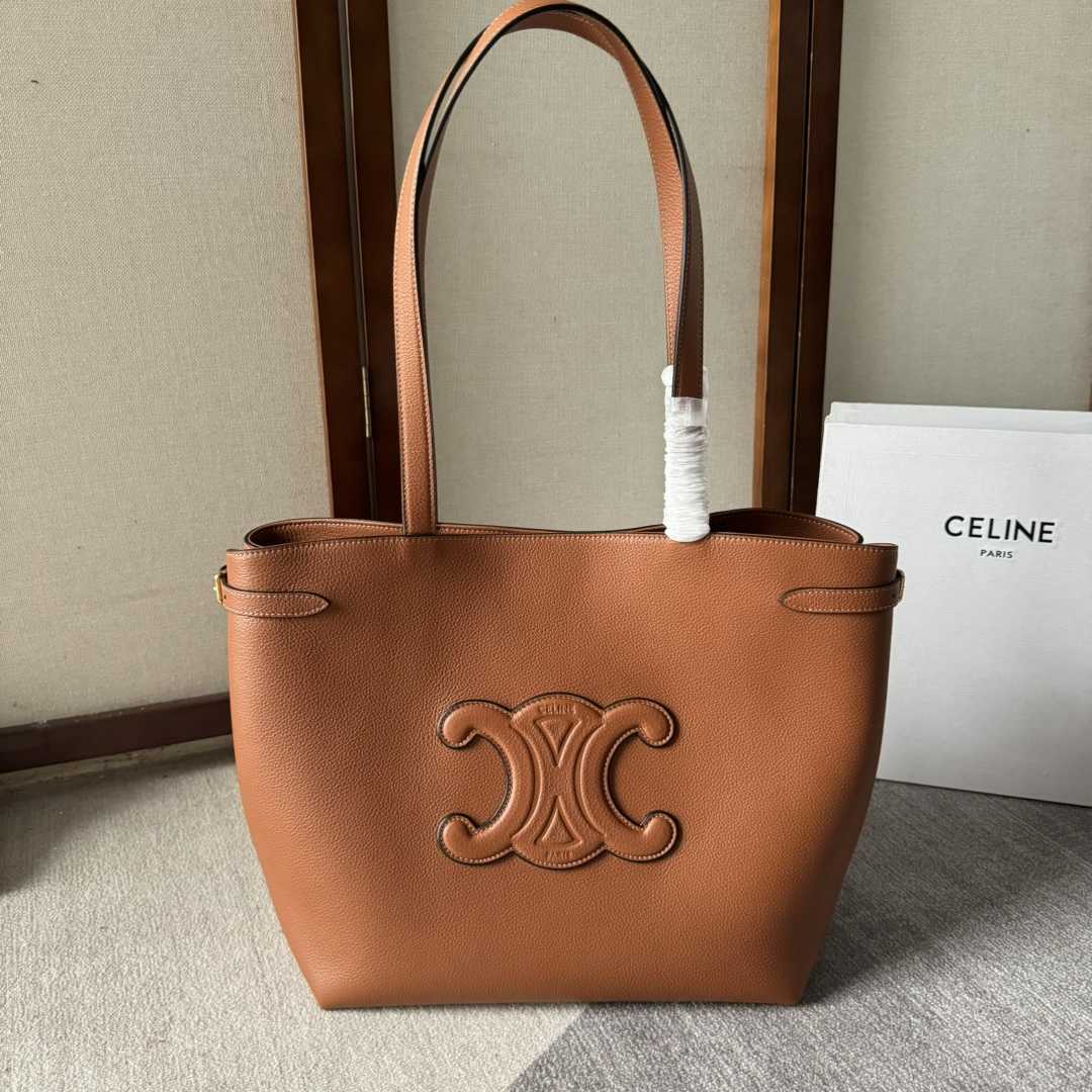Celine Medium Cabas Anais Cuir Triomphe In Grained Calfskin - FashionPlug