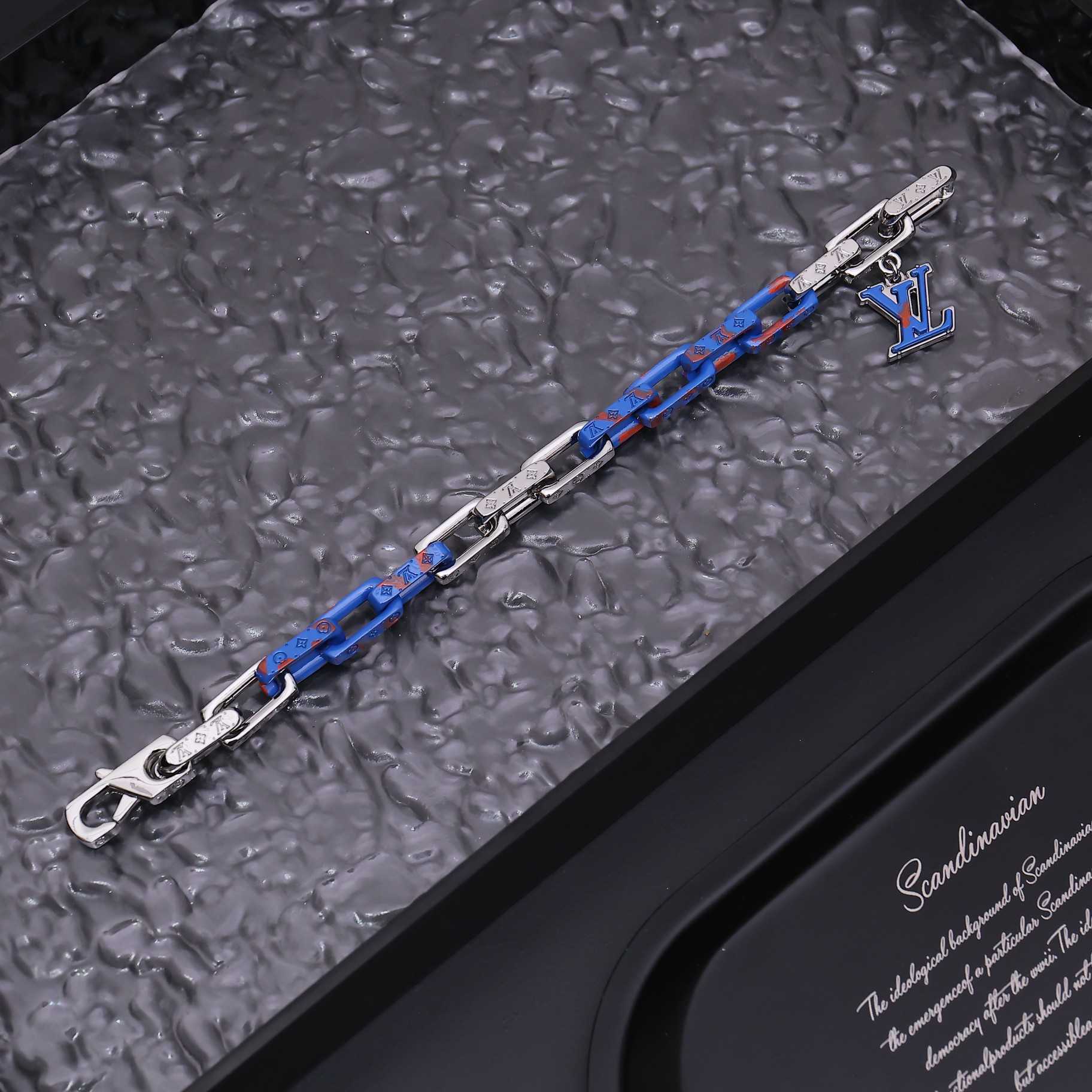 Louis Vuitton Monogram Chain Bracelet  M1229M - FashionPlug