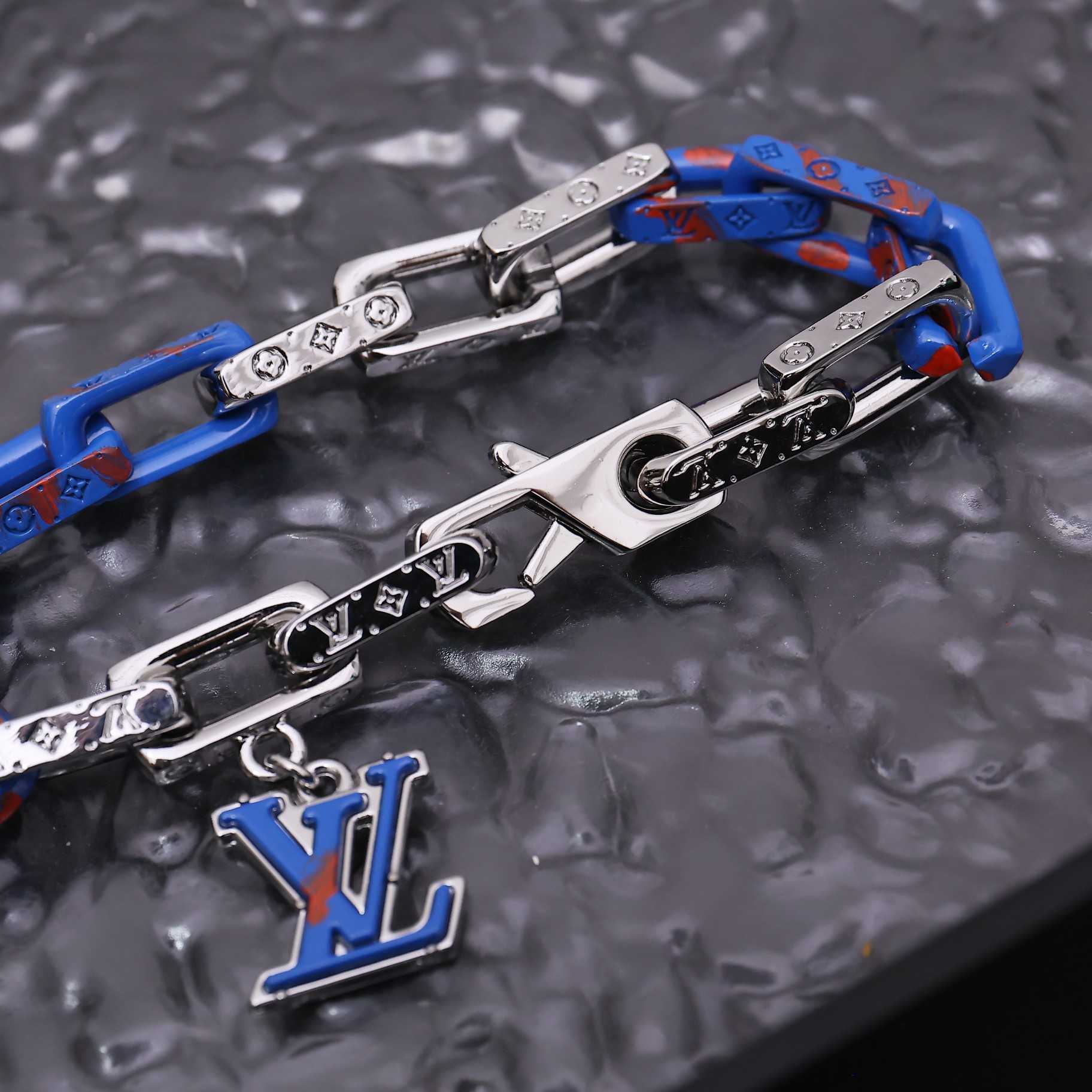 Louis Vuitton Monogram Chain Bracelet  M1229M - FashionPlug