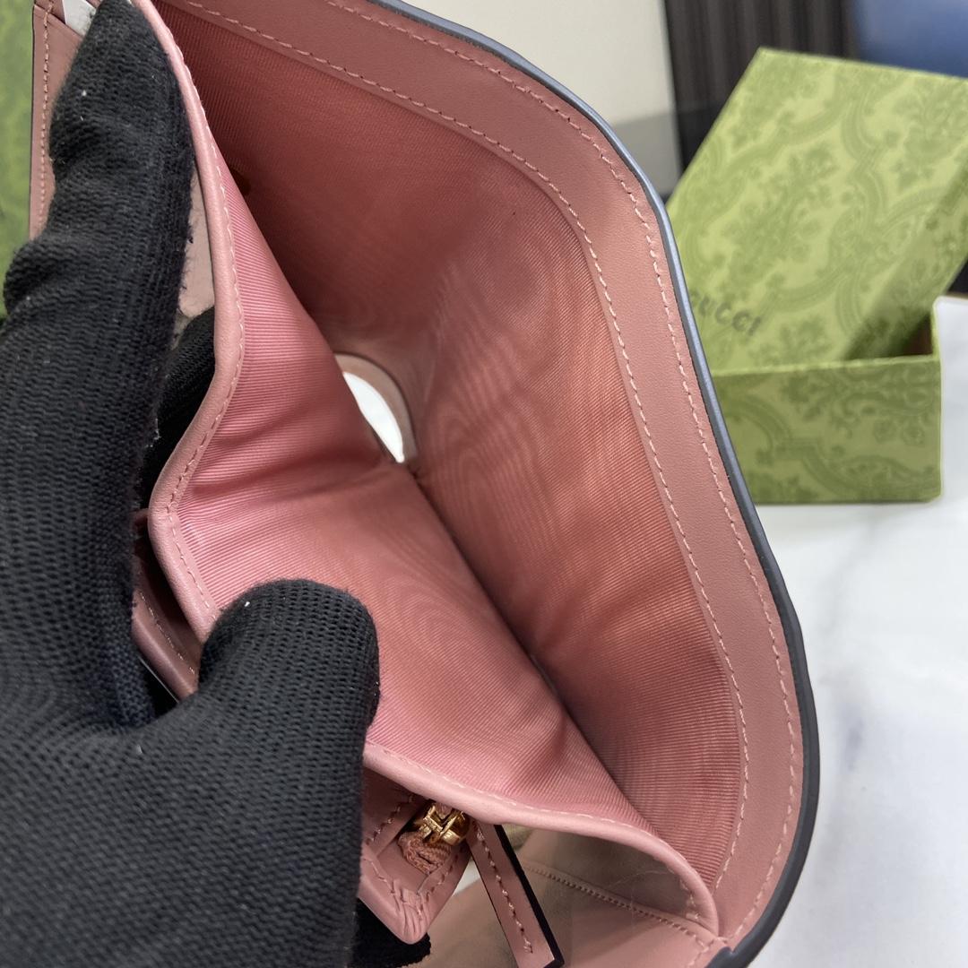 Gucci GG Medium Wallet - FashionPlug