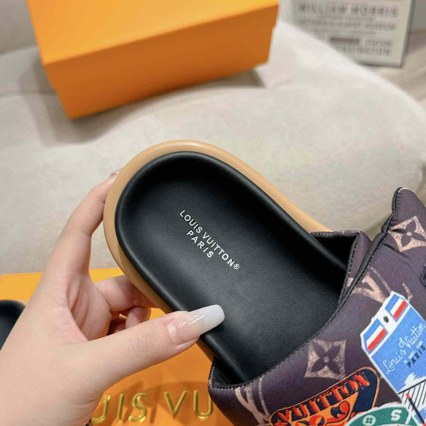 Louis Vuitton Pool Pillow Comfort Mule    1ACTDU - FashionPlug