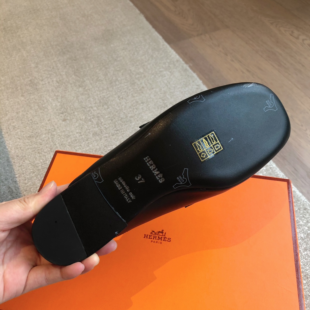 Hermes Iena Mule - FashionPlug