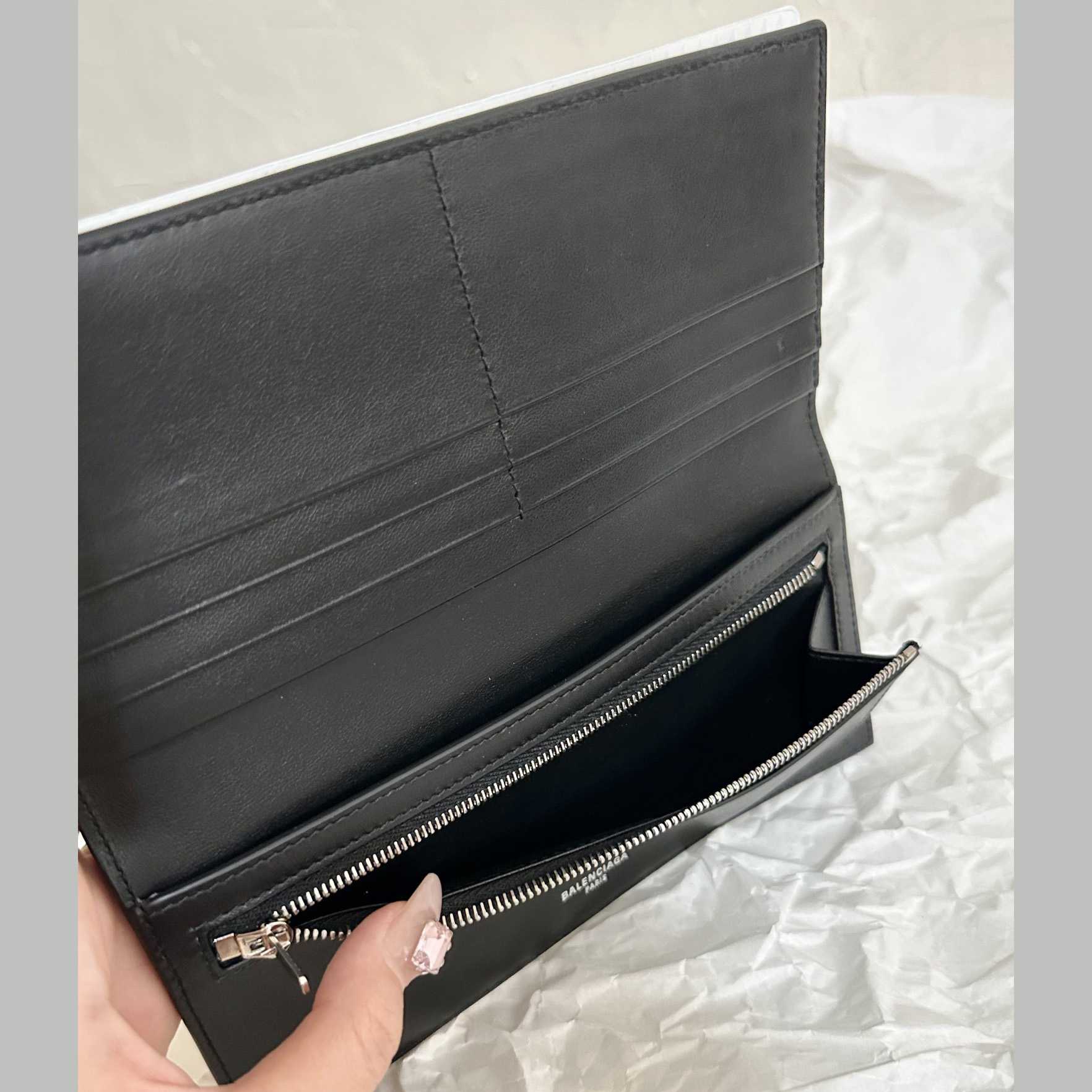 Balenciaga Passport Wallet  (21×12.4×2cm) - FashionPlug