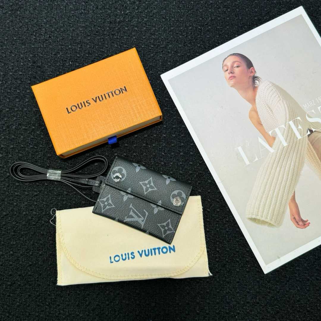 Louis Vuitton Card Holder Necklace  M83155 - FashionPlug