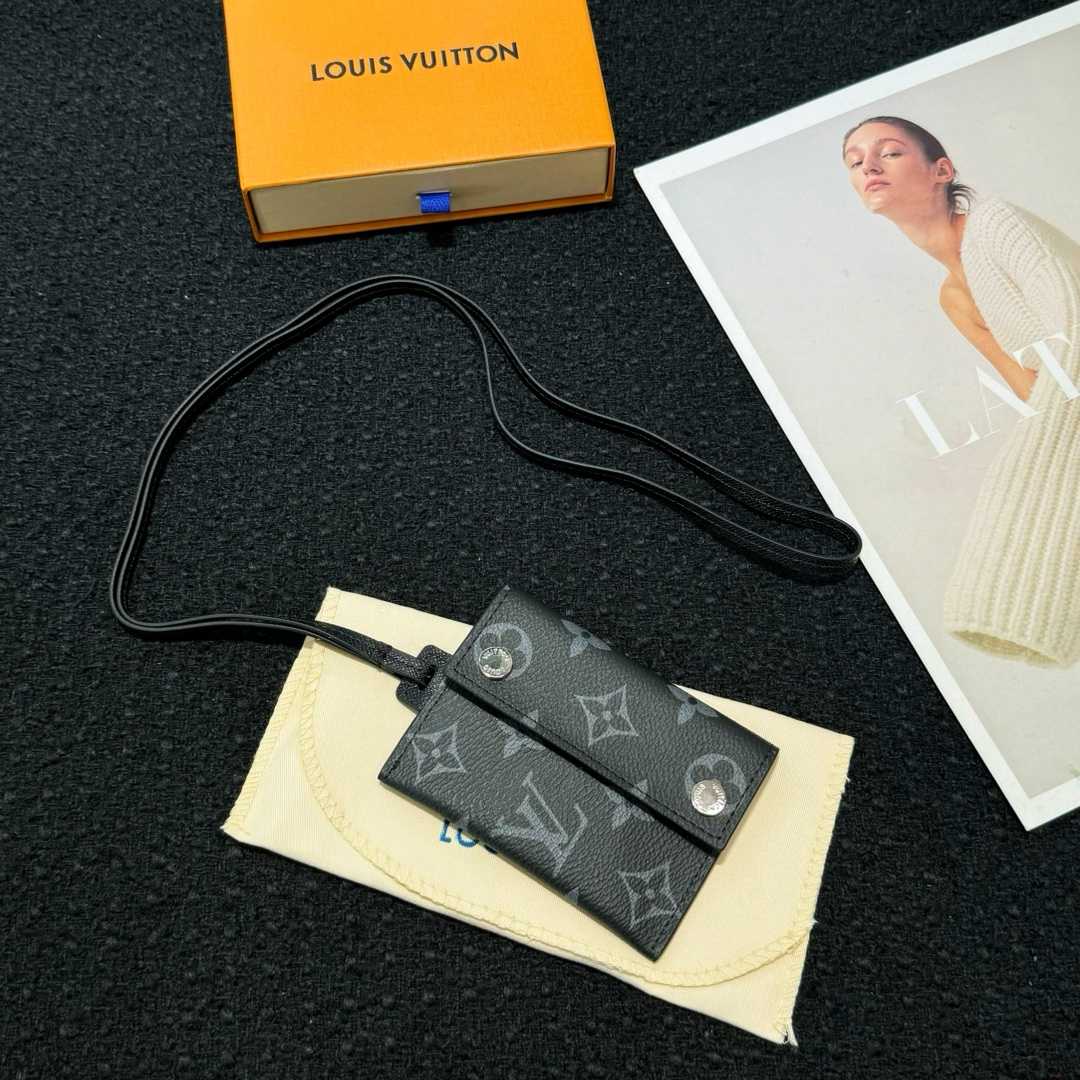 Louis Vuitton Card Holder Necklace  M83155 - FashionPlug