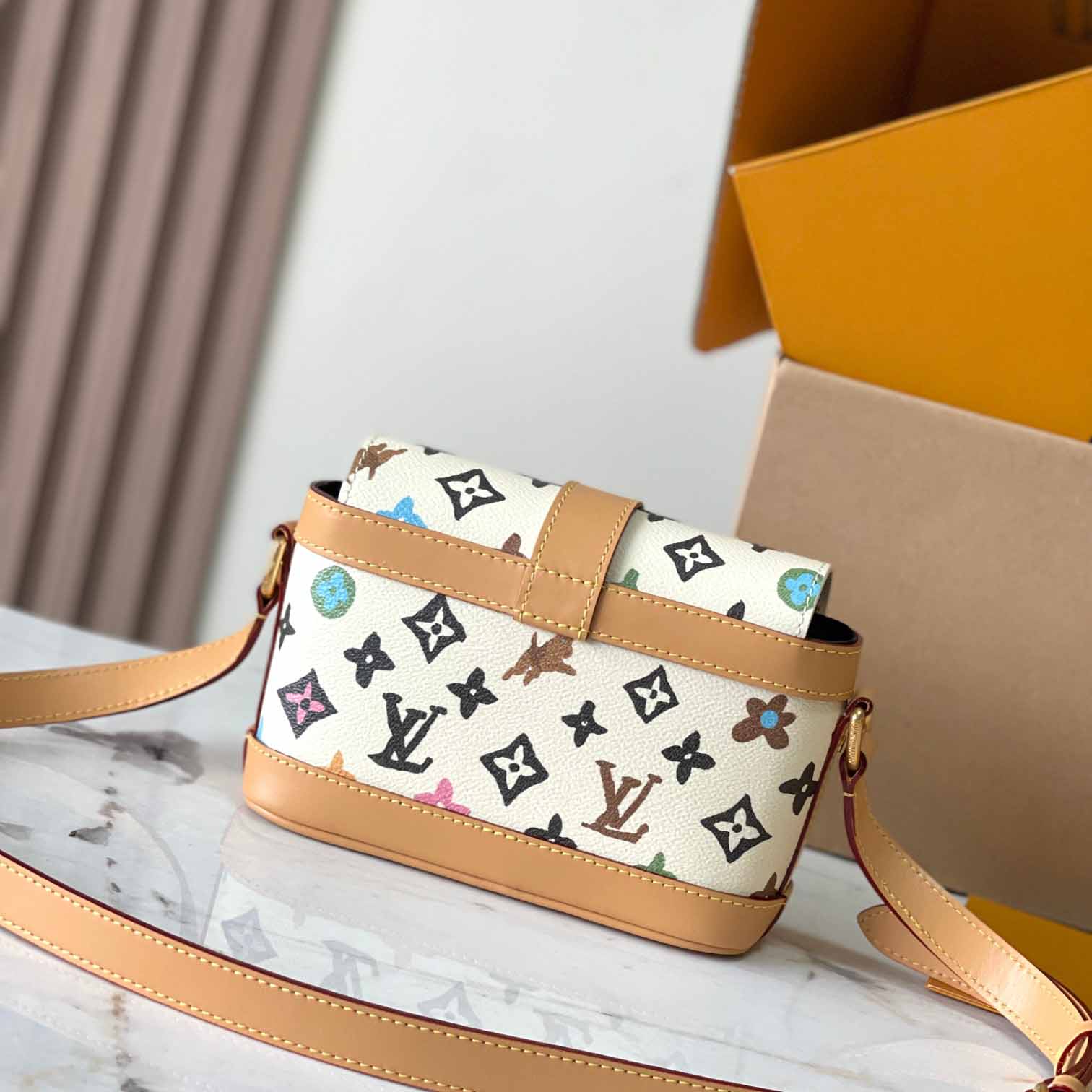 Louis Vuitton Envelope Wearable Wallet   M83346 - FashionPlug