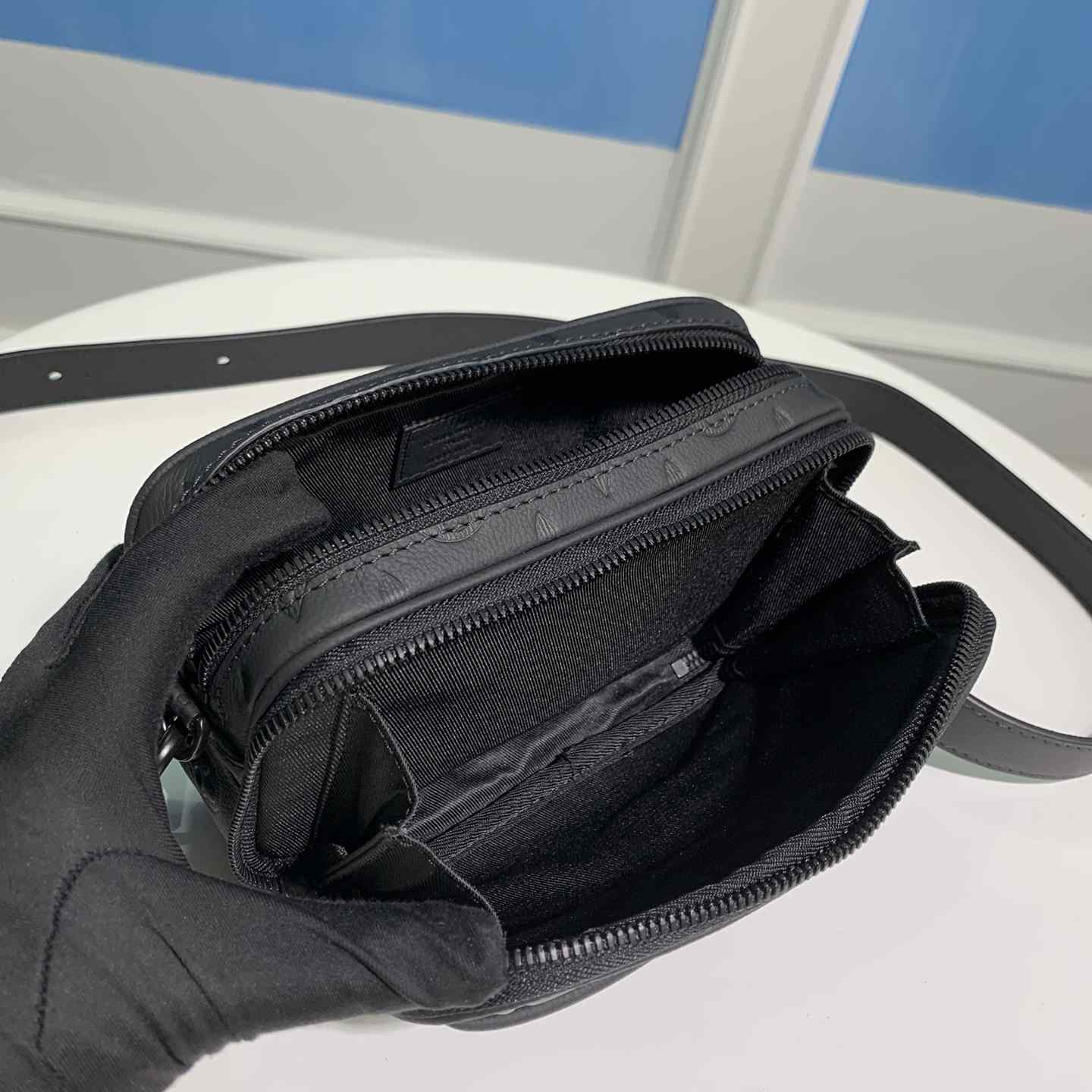 Louis Vuitton Alpha Wearable Wallet   M82544 - FashionPlug