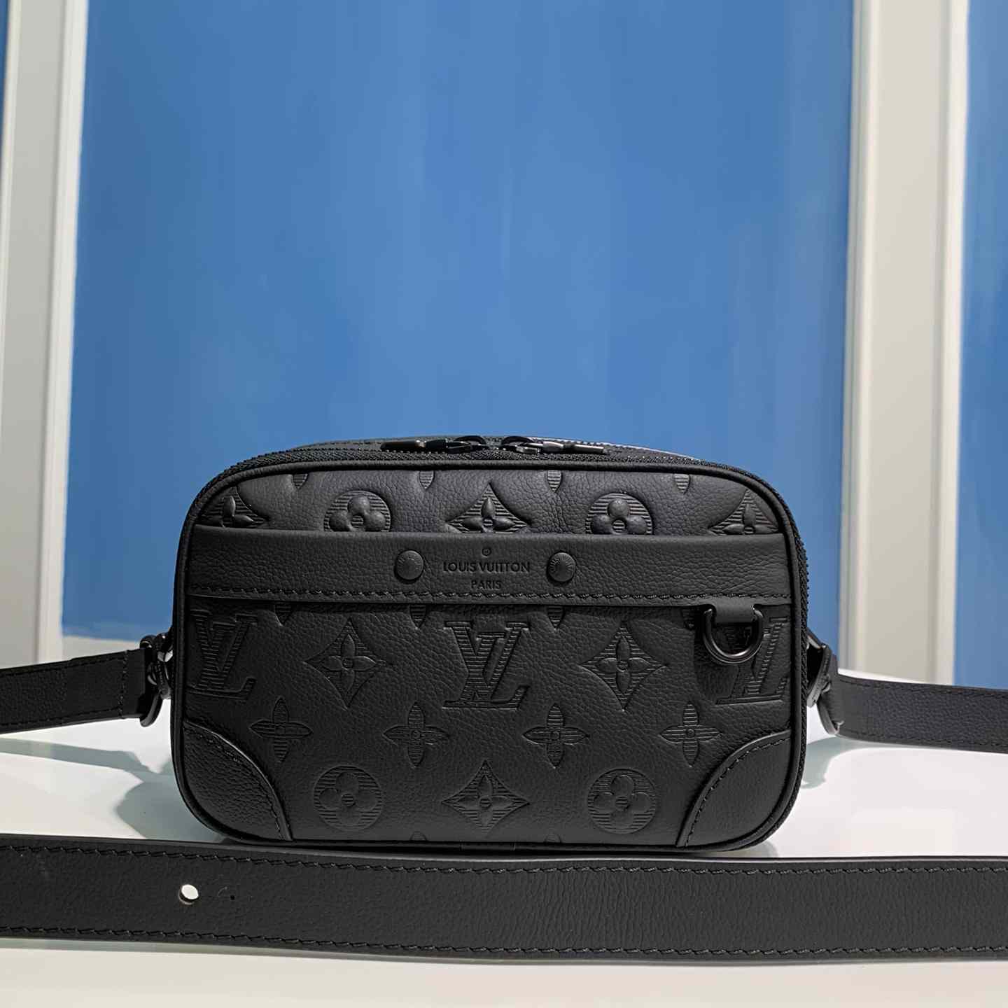 Louis Vuitton Alpha Wearable Wallet   M82544 - FashionPlug