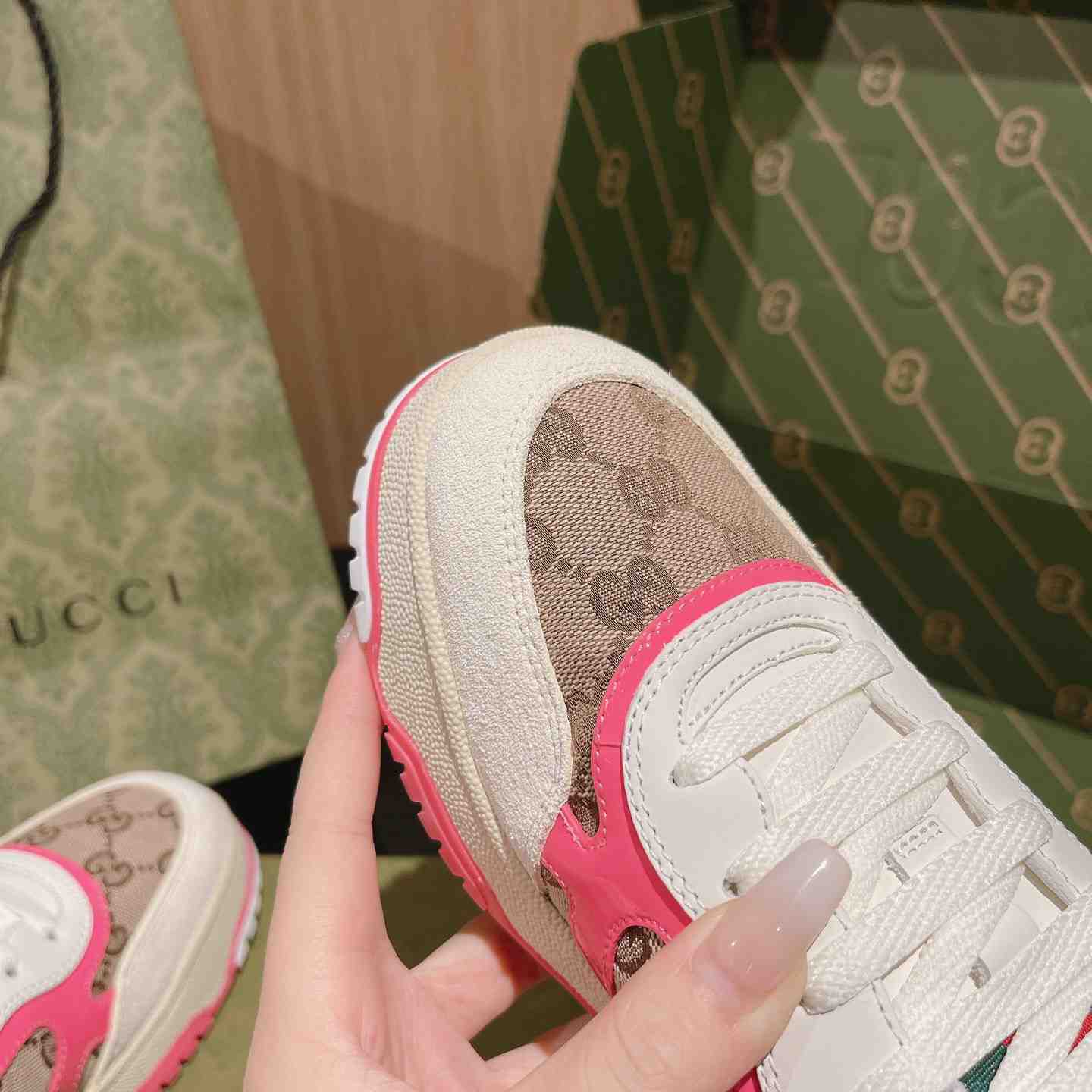 Gucci Re-Web Sneakers - FashionPlug