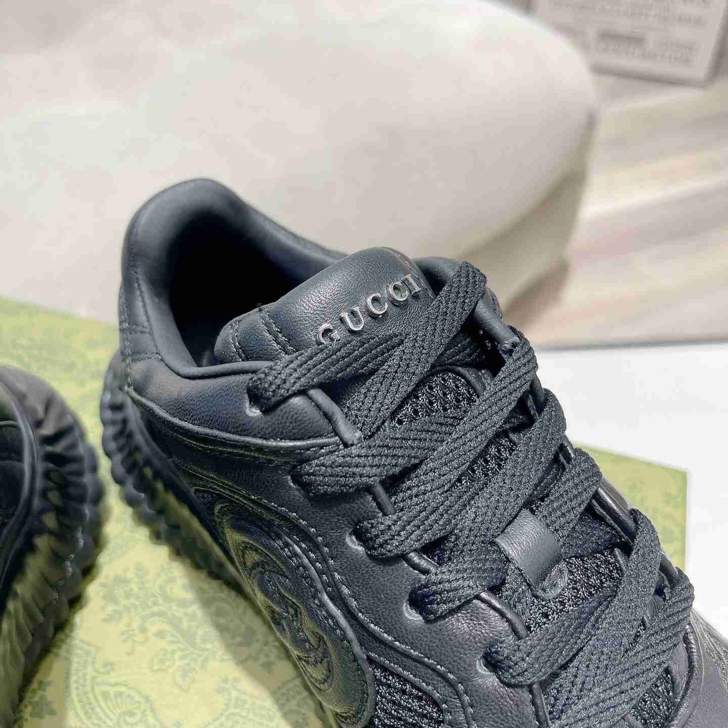 Gucci Ripple Trainer - FashionPlug