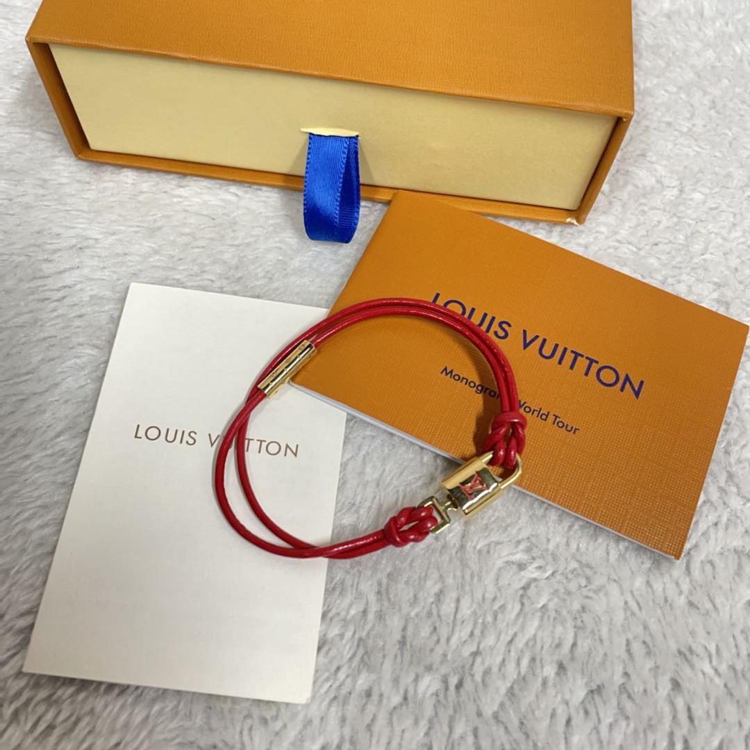 Louis Vuitton LV Padlock Bracelet  M8139E - FashionPlug