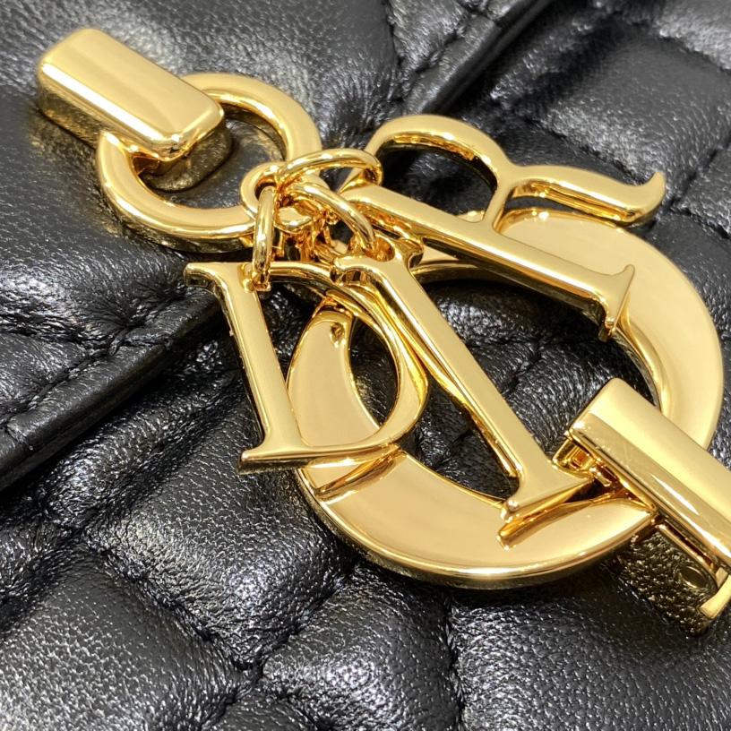 Dior Miss Daisy Mini Bag - FashionPlug