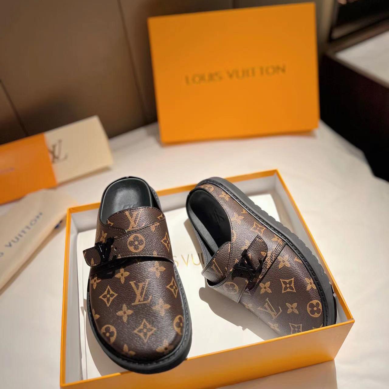 Louis Vuitton LV Easy Mule    1A8WIB - FashionPlug