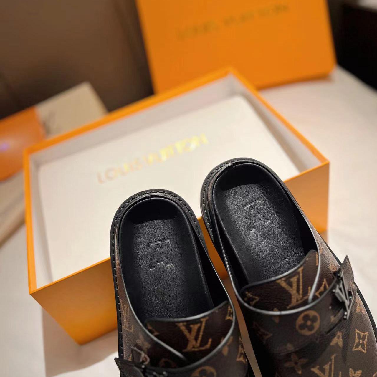Louis Vuitton LV Easy Mule    1A8WIB - FashionPlug