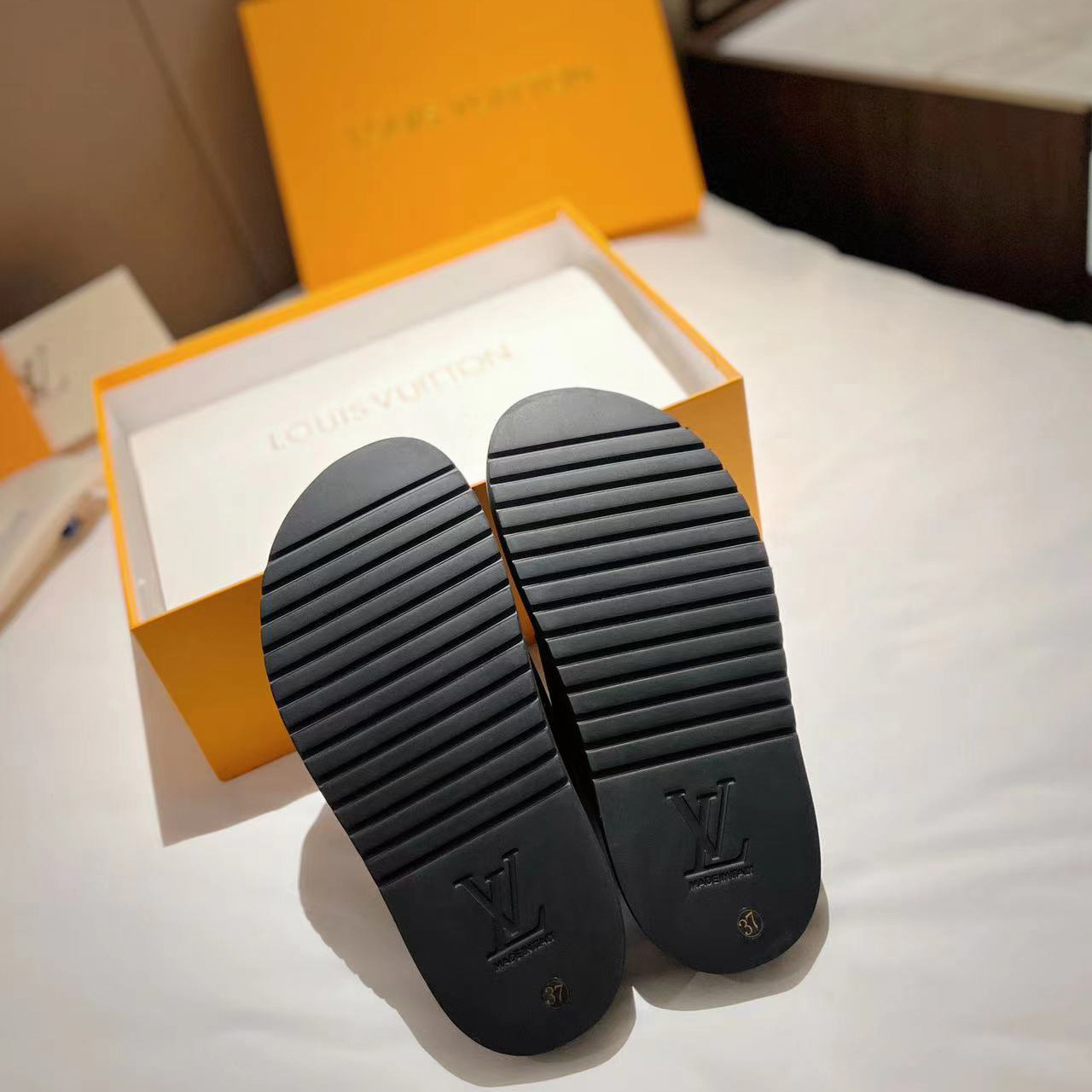 Louis Vuitton LV Easy Mule    1A8WIB - FashionPlug