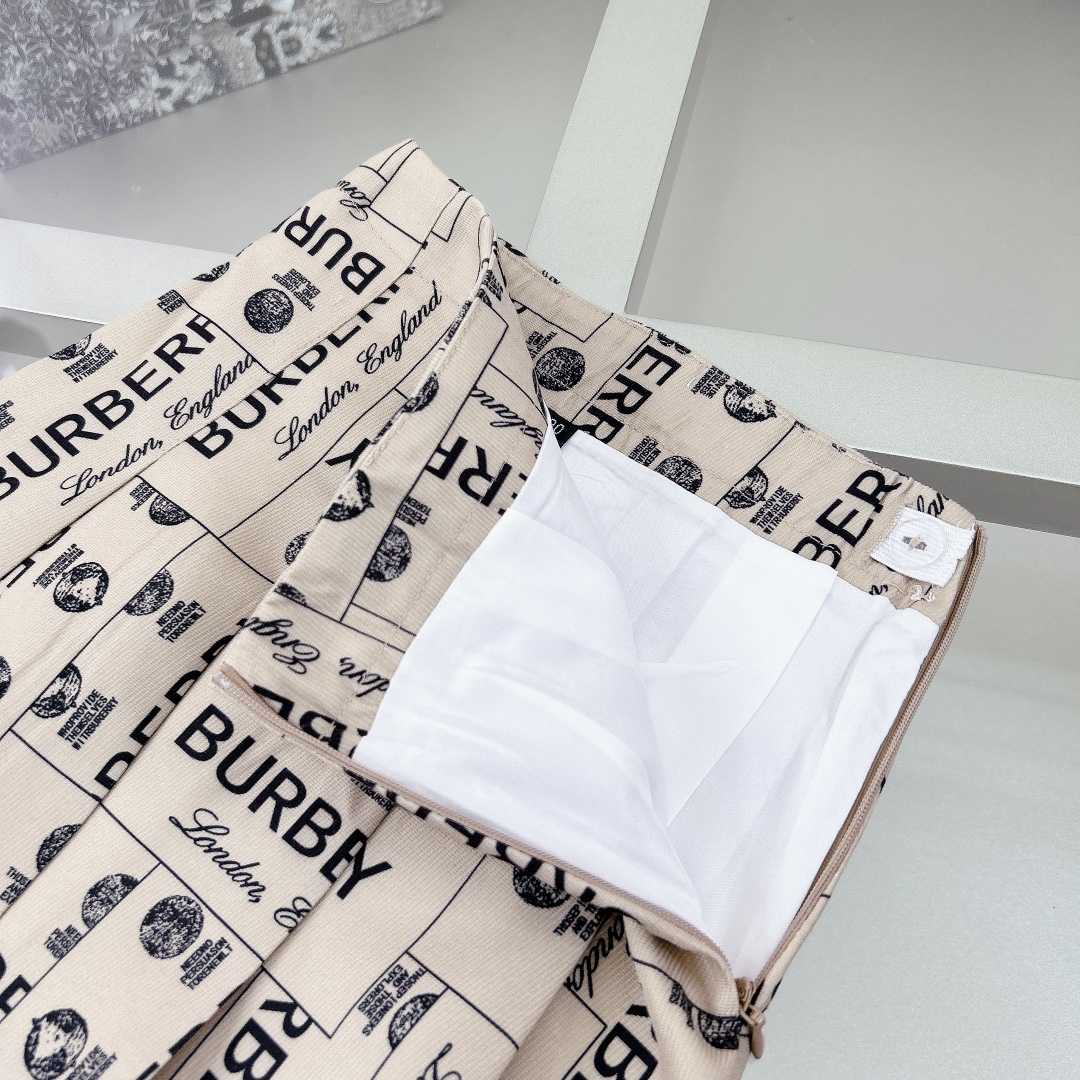 Burberry Kid's Tee & Skirt - FashionPlug