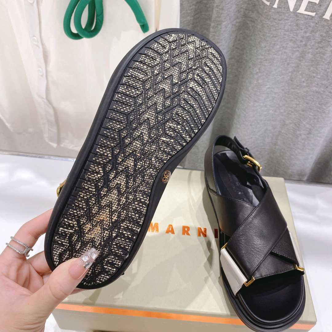 Marni Black And White Leather Fussbett - FashionPlug