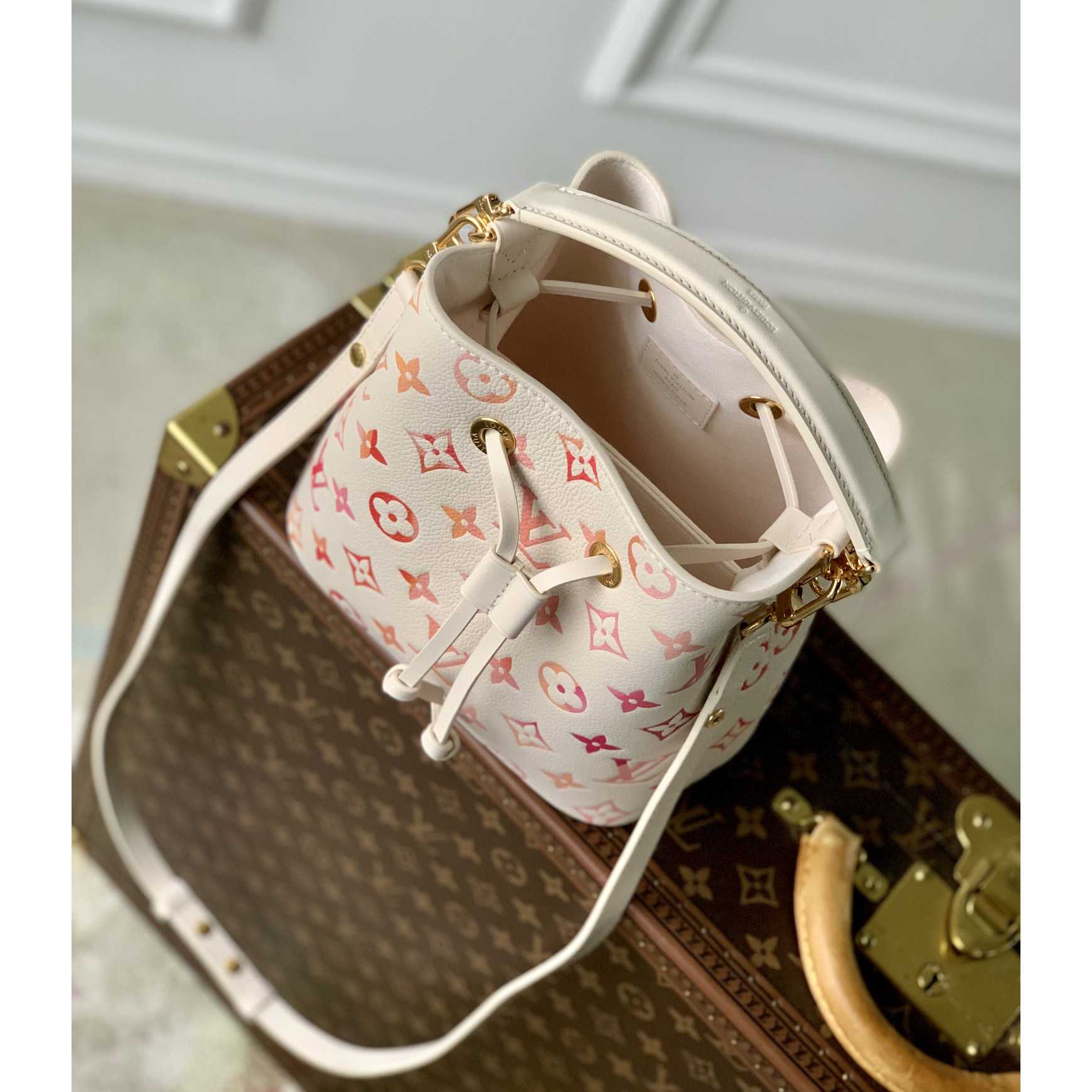 Louis Vuitton Néonoé BB   M24649 - FashionPlug