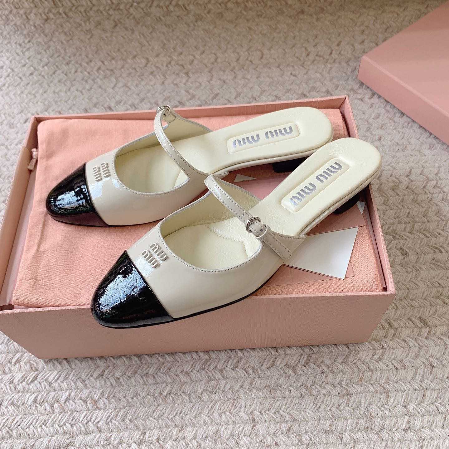Miu Miu Two-tone Patent Leather Mules - FashionPlug