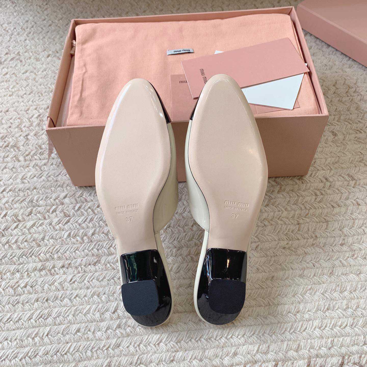 Miu Miu Two-tone Patent Leather Mules - FashionPlug