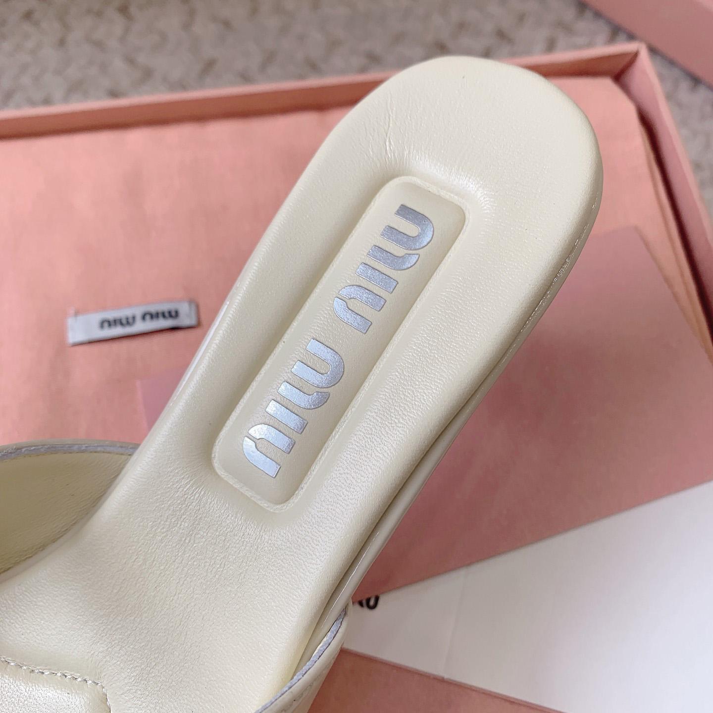 Miu Miu Two-tone Patent Leather Mules - FashionPlug