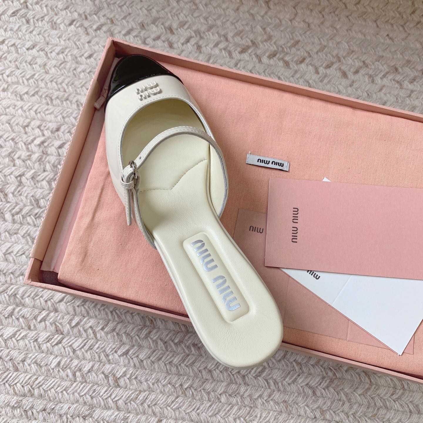 Miu Miu Two-tone Patent Leather Mules - FashionPlug
