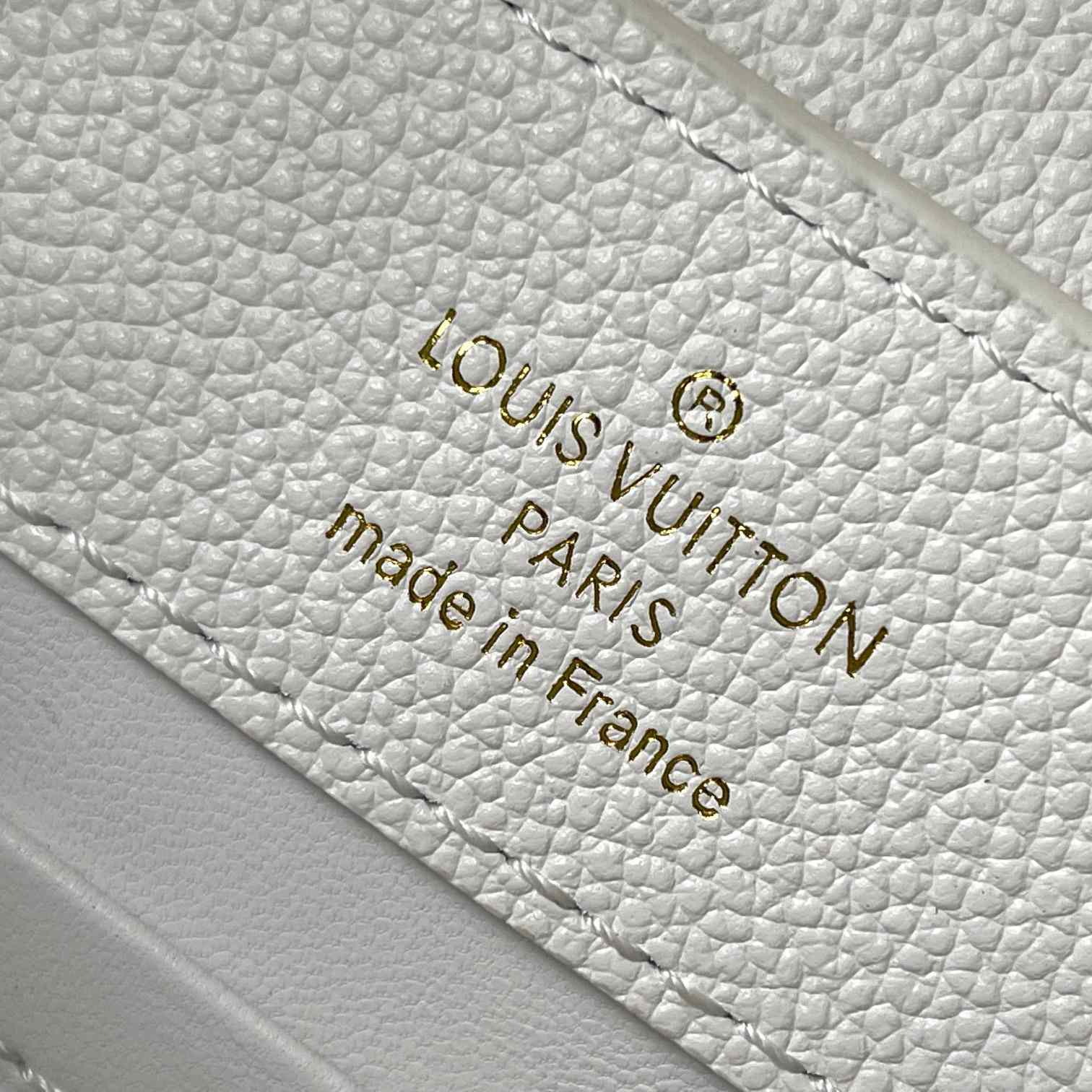 Louis Vuitton Capucines Mini（22 * 12 * 8 cm） - FashionPlug