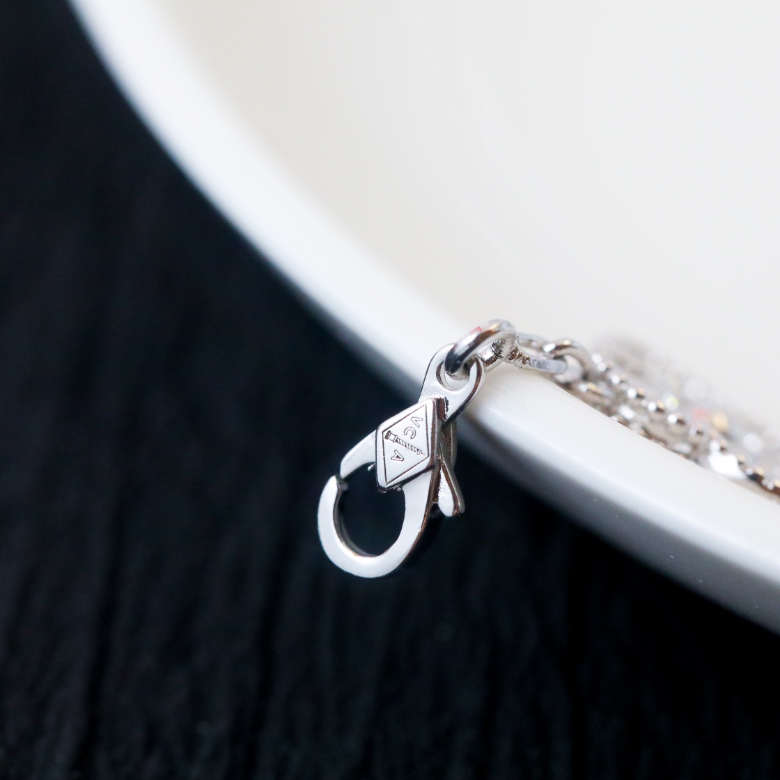 Van Cleef & Arpels Bracelet - FashionPlug