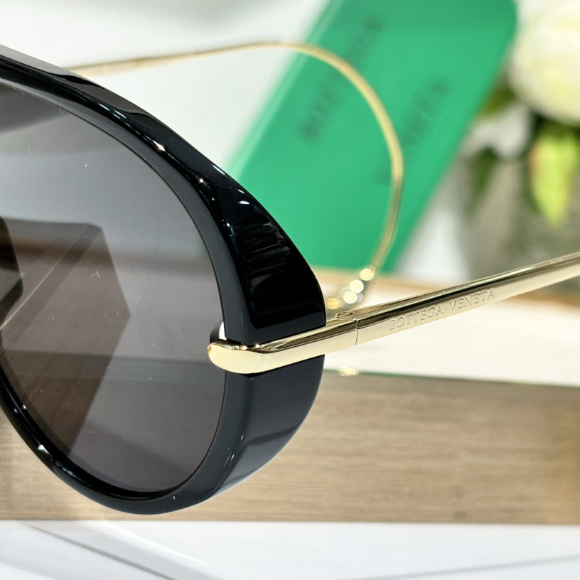Bottega Veneta Drop Aviator Sunglasses    - FashionPlug