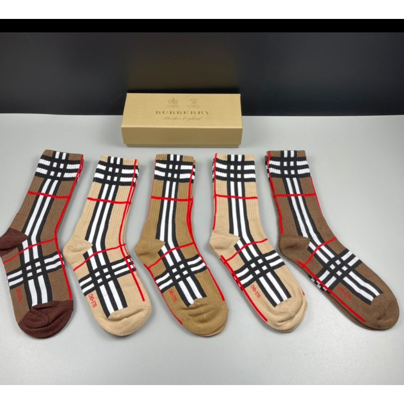 Burberry Socks/Box - FashionPlug