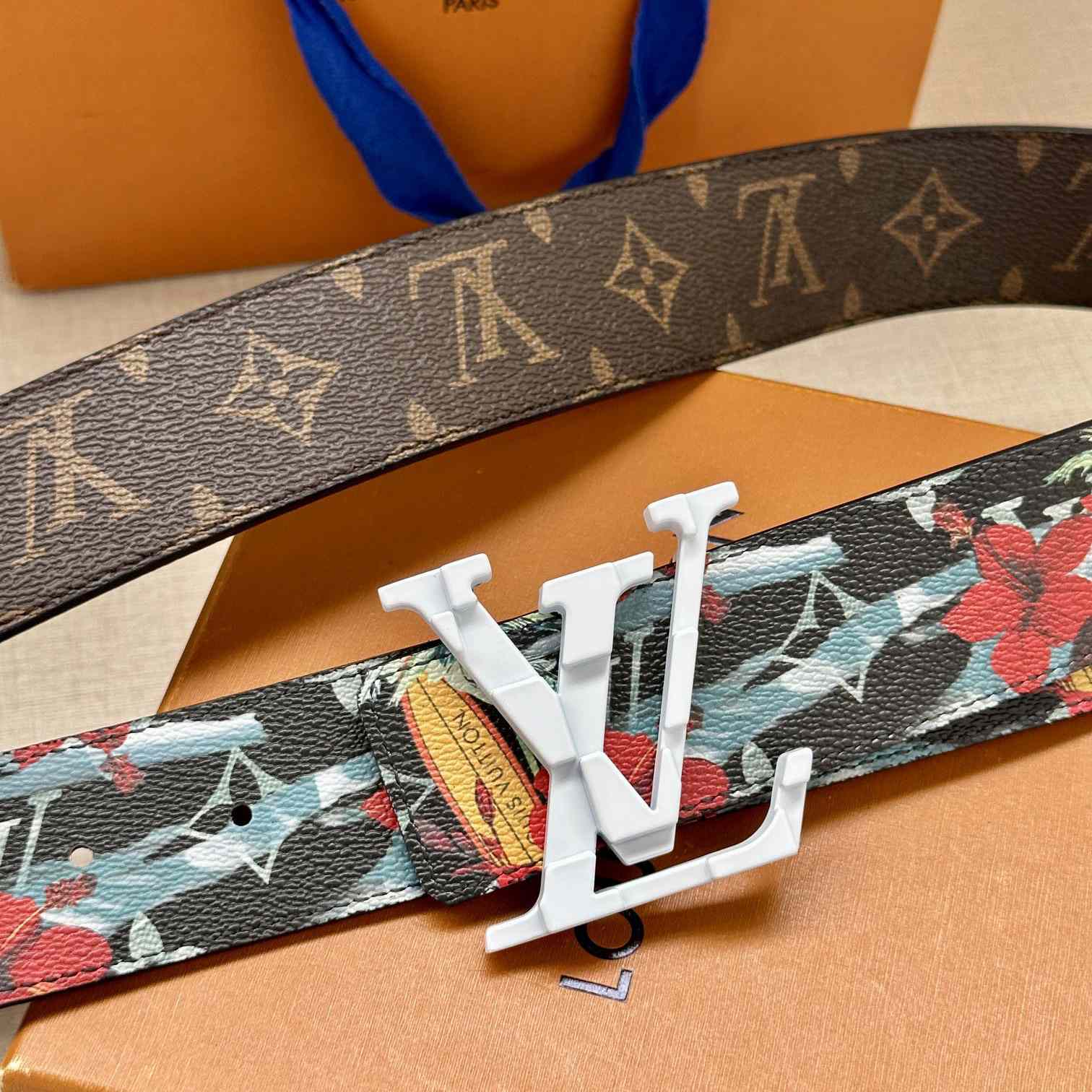 Louis Vuitton LV Tag 40mm Reversible Belt - FashionPlug