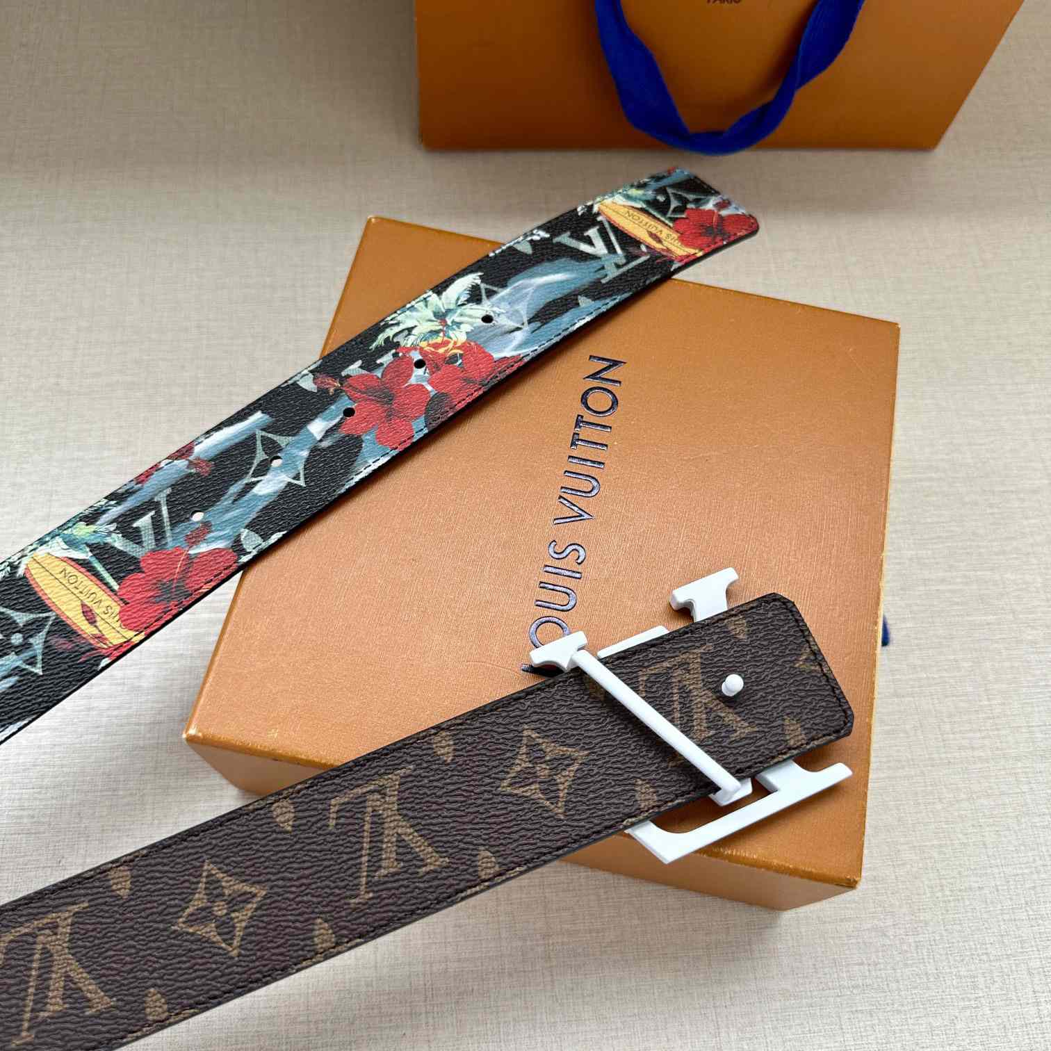 Louis Vuitton LV Tag 40mm Reversible Belt - FashionPlug