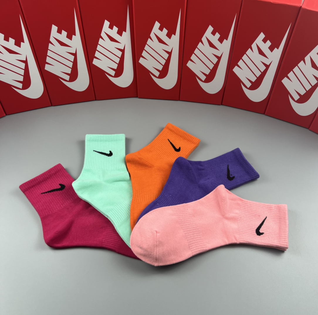 Nike Socks /Box - FashionPlug