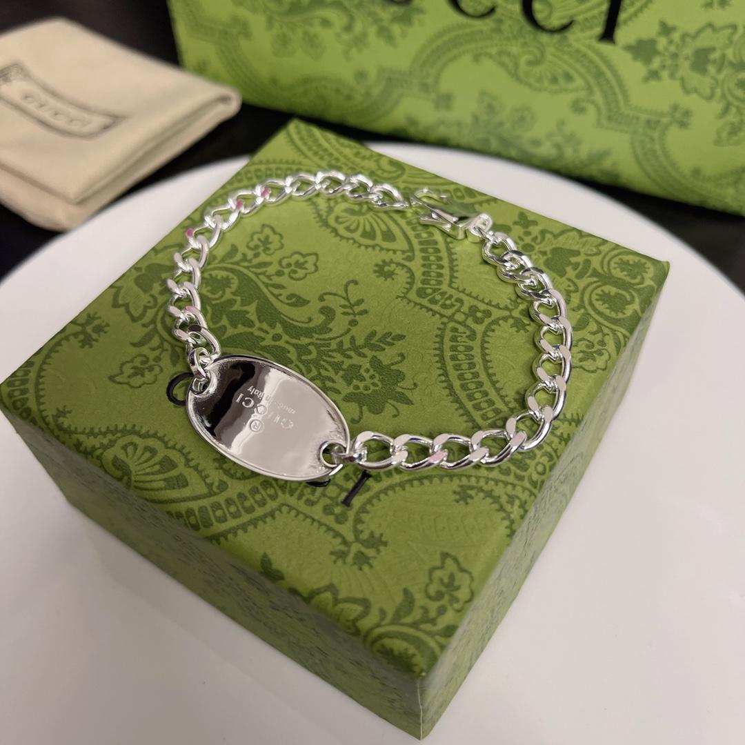 Gucci Trademark Chain Bracelet With Tag  - FashionPlug