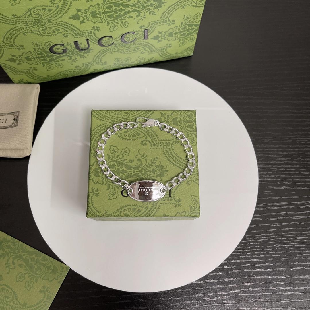 Gucci Trademark Chain Bracelet With Tag  - FashionPlug