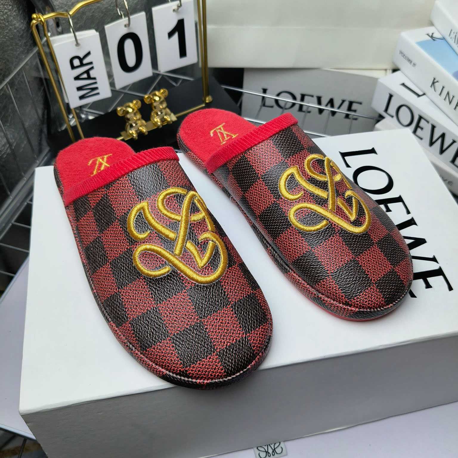 Louis Vuitton LV Palace Slipper   1ACNJ7 - FashionPlug