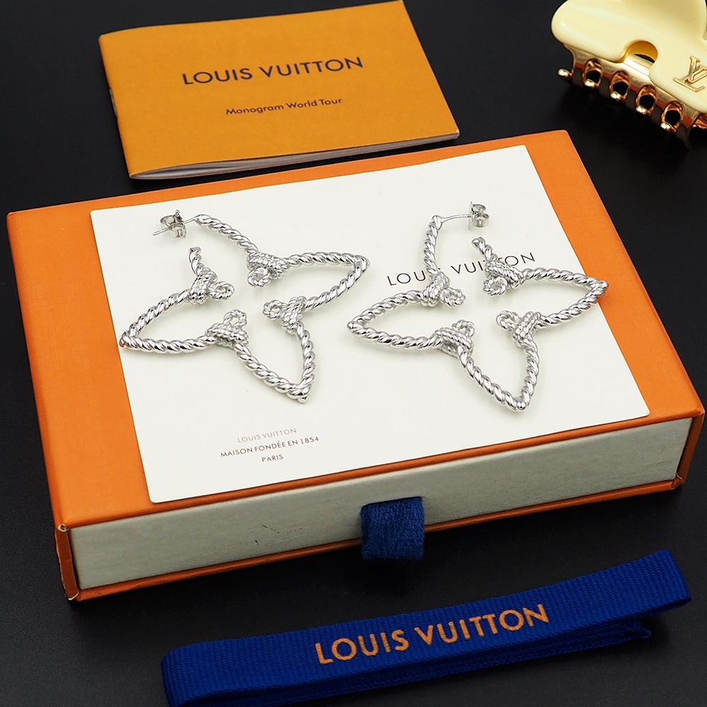 Louis Vuitton Nautical Earrings  M01848 - FashionPlug
