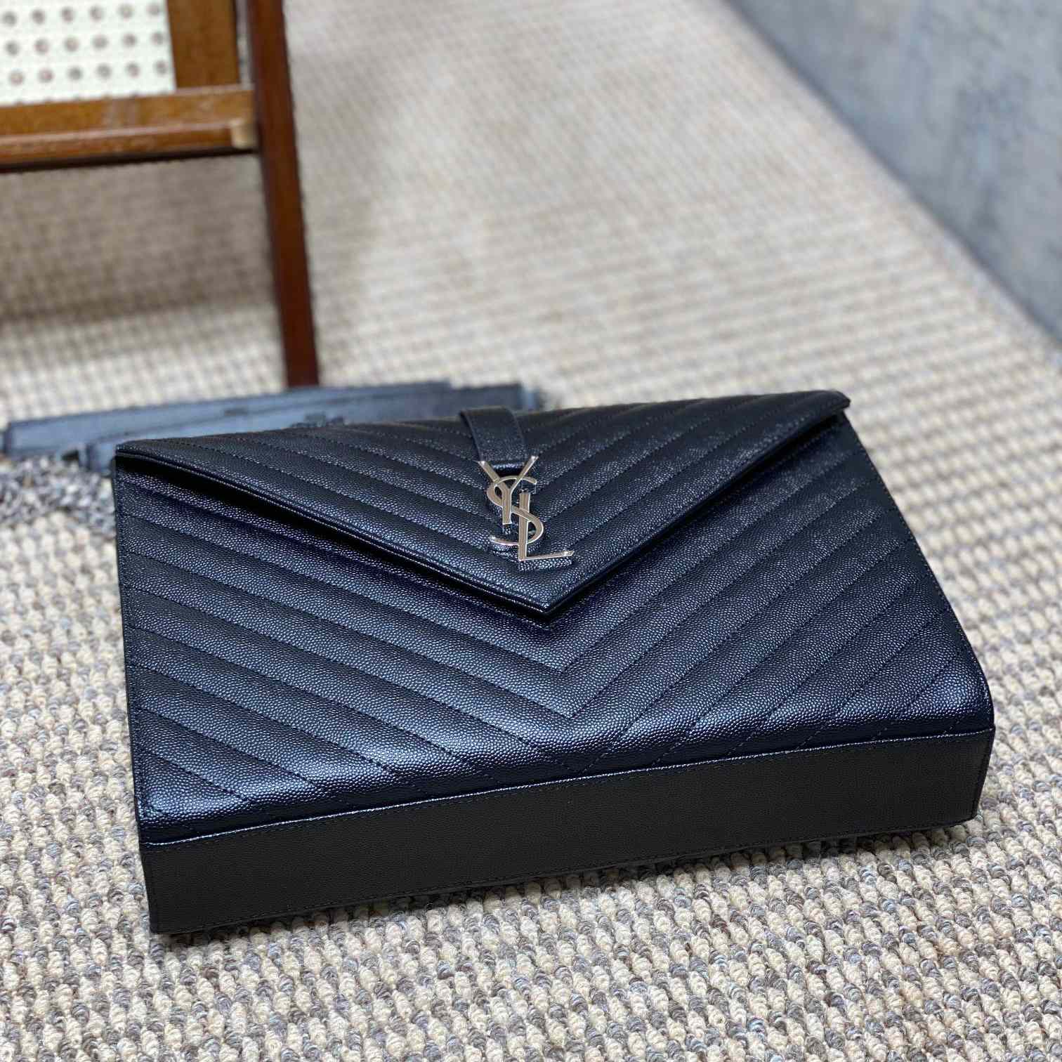 Saint Laurent Leather Shoulder Bag (31x21x7cm) - FashionPlug